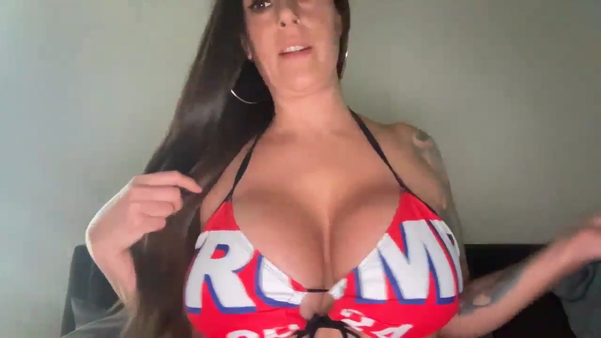 Gallery image thumbnail from Yourgirljones's myfreecams stream on, 10/02/2024, 19:31 image 9 of 20