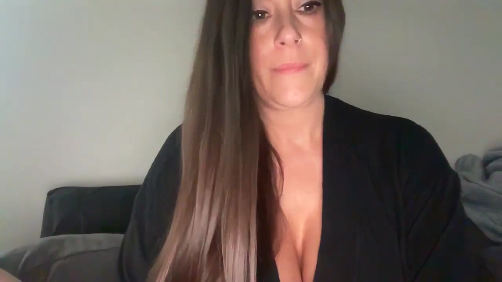 Gallery image thumbnail from Yourgirljones's myfreecams stream on, 10/21/2024, 20:19 image 20 of 20