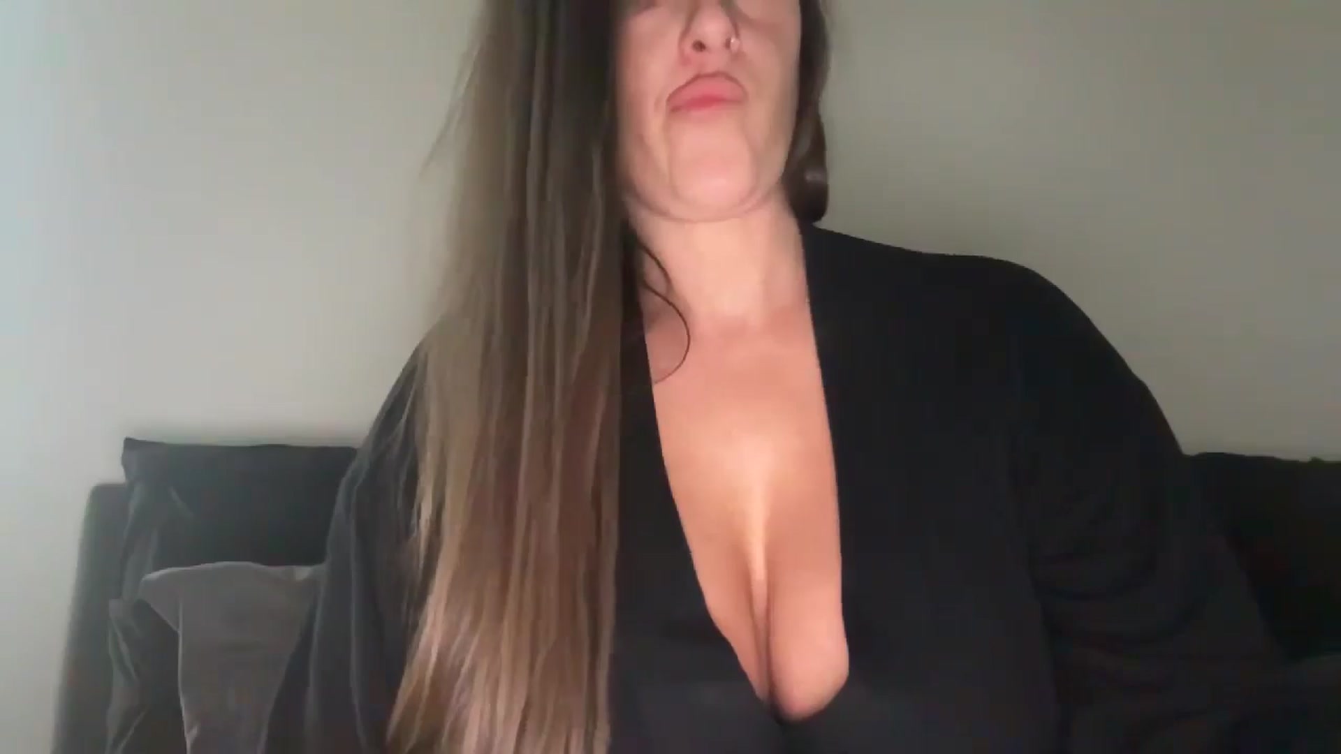 Gallery image thumbnail from Yourgirljones's myfreecams stream on, 11/06/2024, 21:52 image 12 of 20