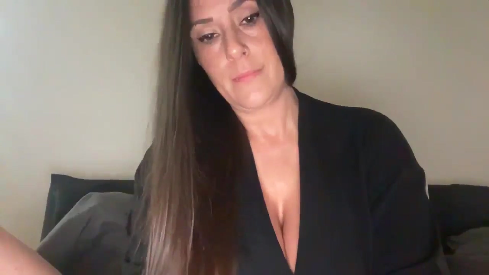 Gallery image thumbnail from Yourgirljones's myfreecams stream on, 03/26/2025, 19:07 image 16 of 20