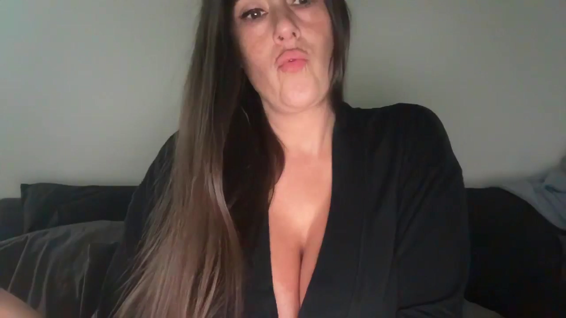 Gallery image thumbnail from Yourgirljones's myfreecams stream on, 05/05/2025, 20:41 image 12 of 20