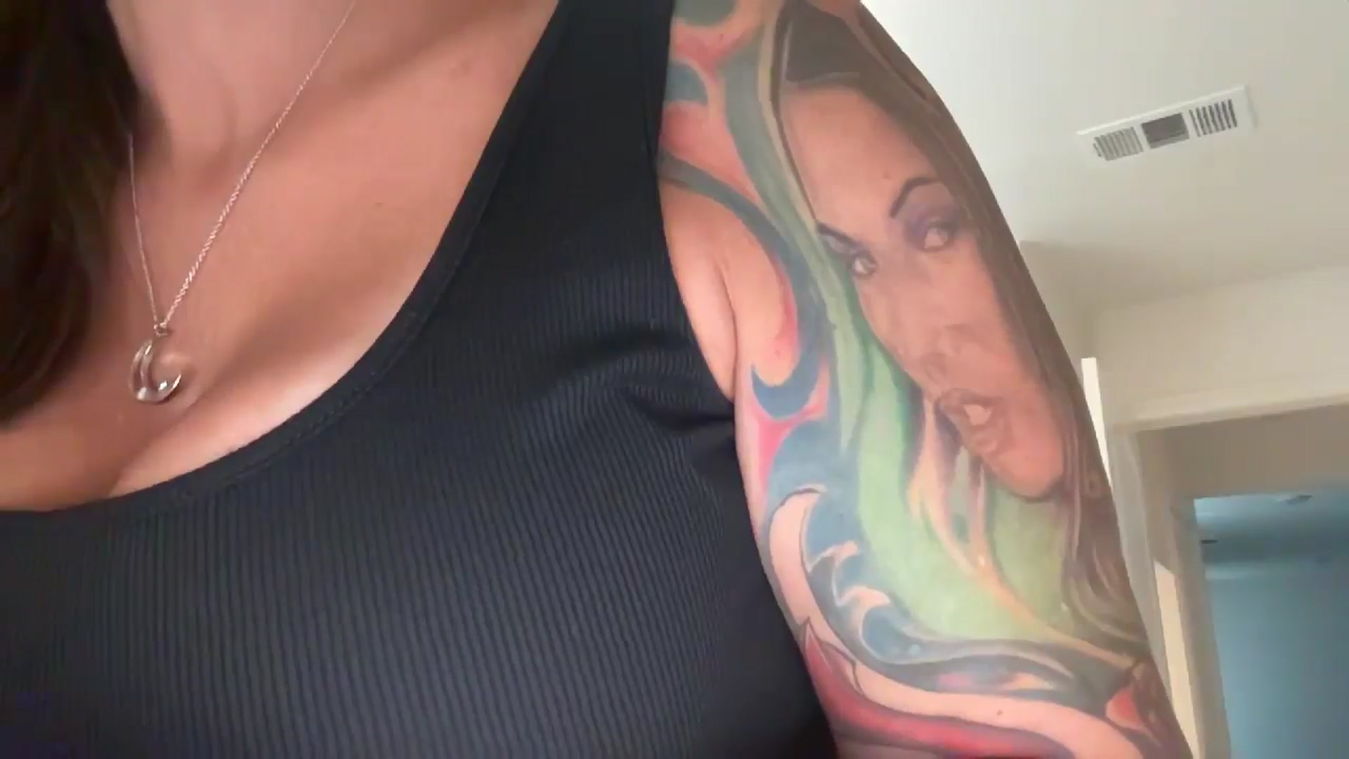 Gallery image thumbnail from Yourgirljones's myfreecams stream on, 07/18/2025, 22:20 image 20 of 20