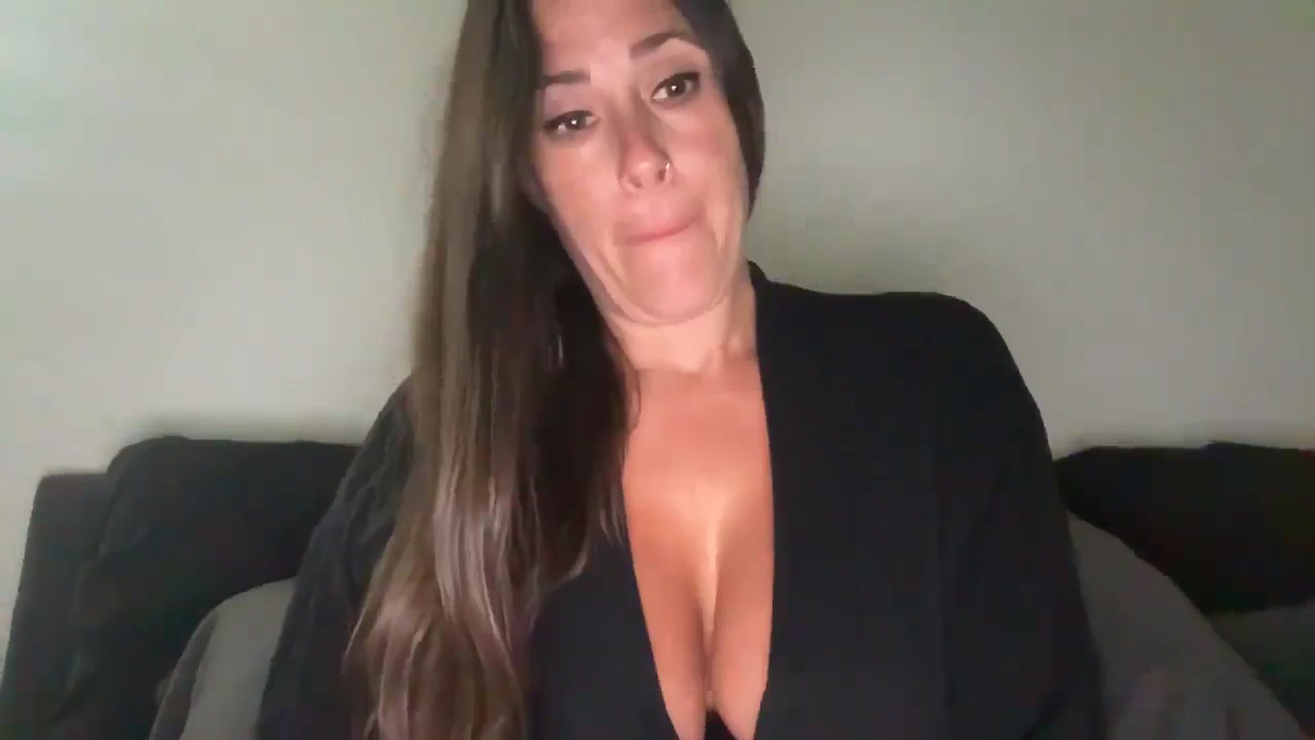 Gallery image thumbnail from Yourgirljones's myfreecams stream on, 08/20/2025, 19:42 image 19 of 20