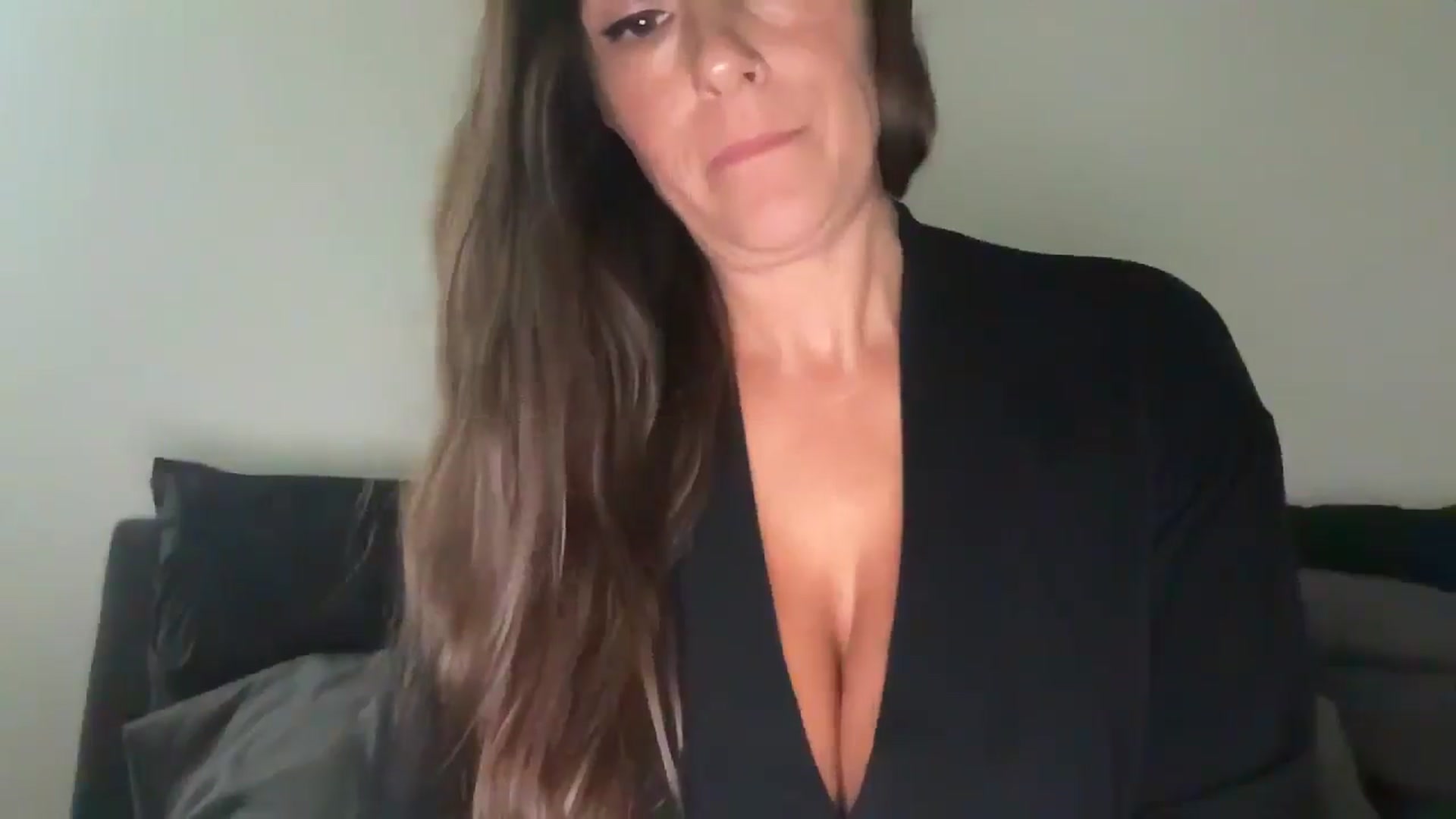 Gallery image thumbnail from Yourgirljones's myfreecams stream on, 08/25/2025, 17:30 image 12 of 20