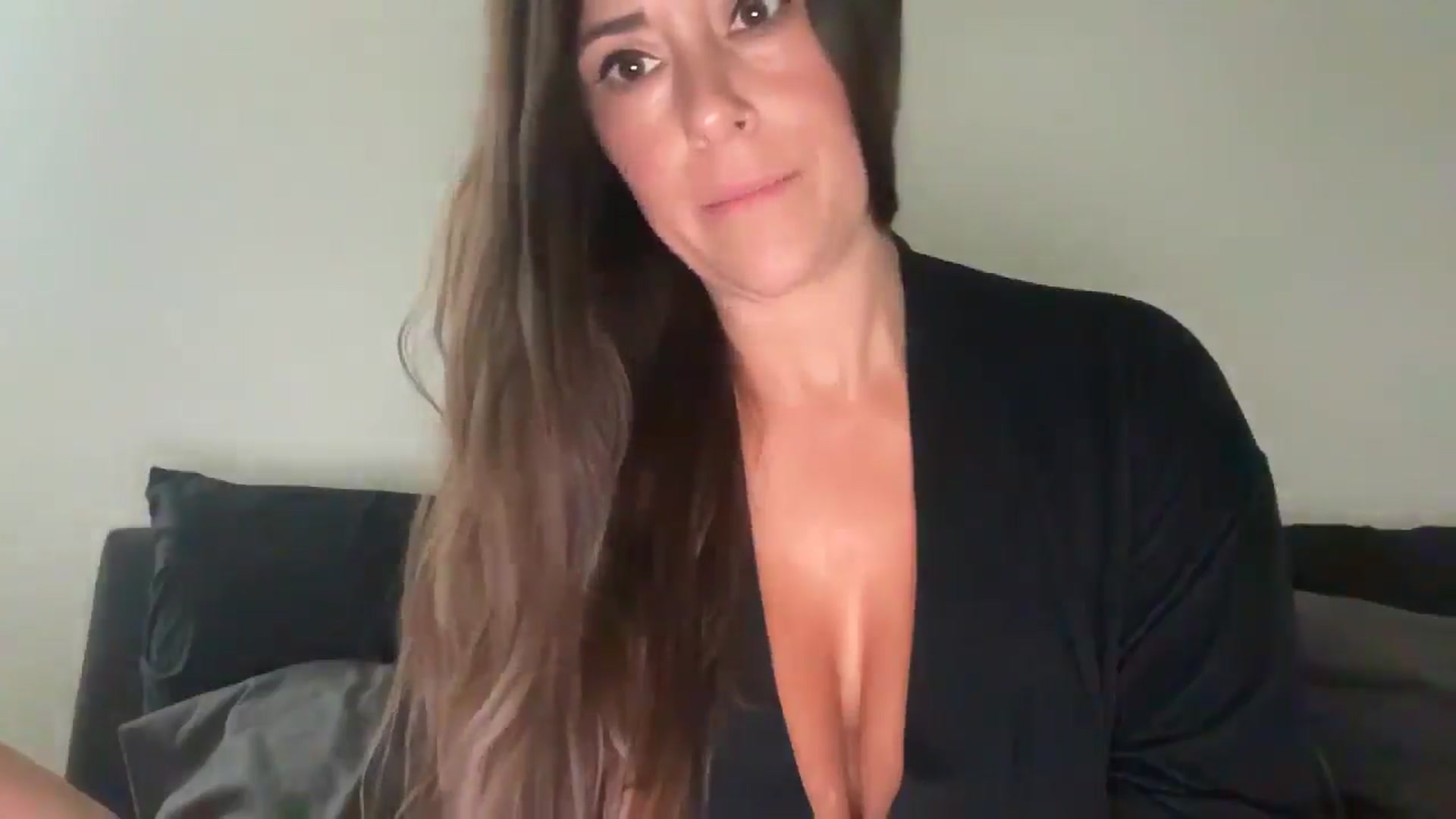 Gallery image thumbnail from Yourgirljones's myfreecams stream on, 08/25/2025, 17:30 image 7 of 20