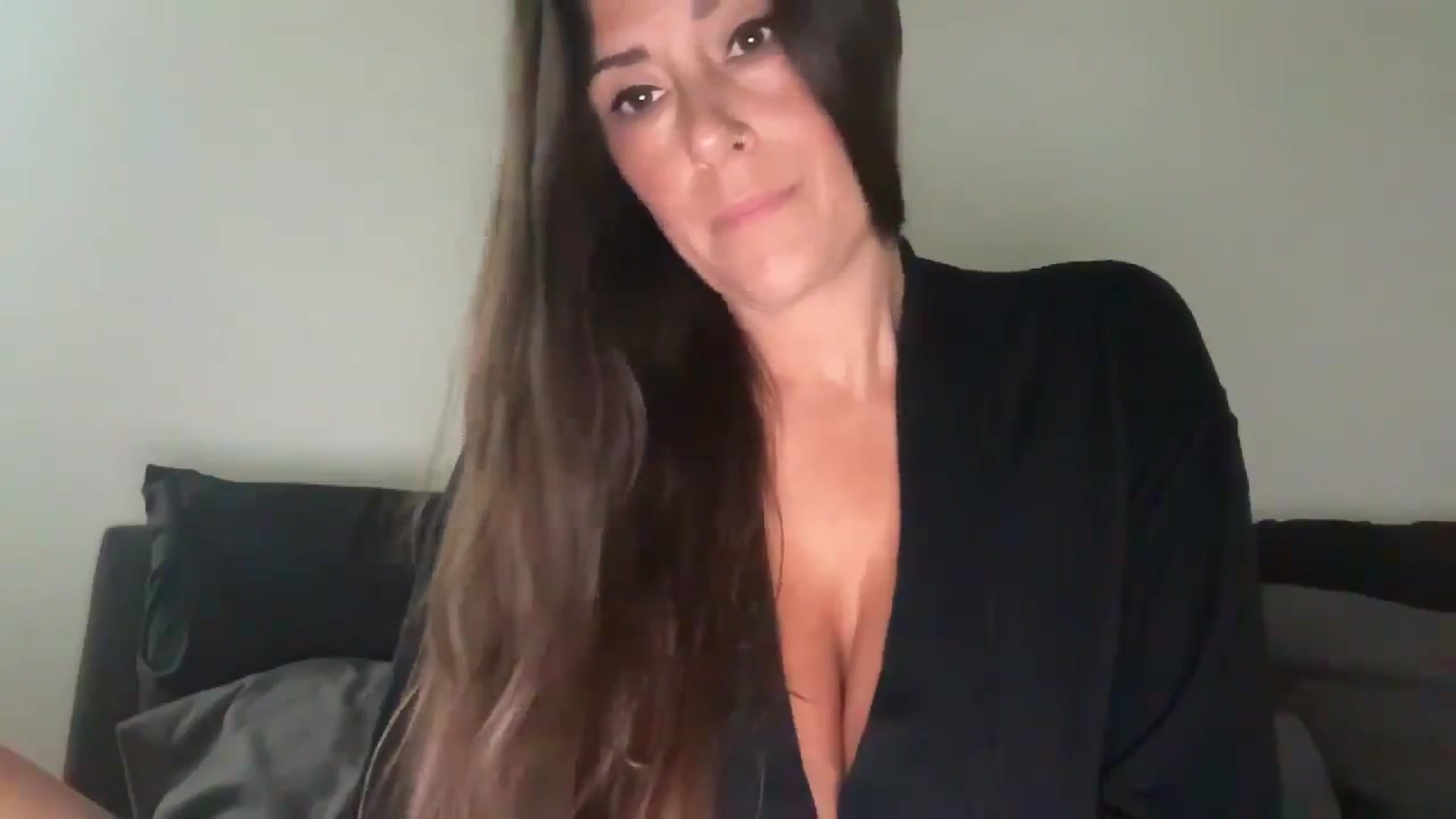Gallery image thumbnail from Yourgirljones's myfreecams stream on, 08/25/2025, 17:30 image 9 of 20