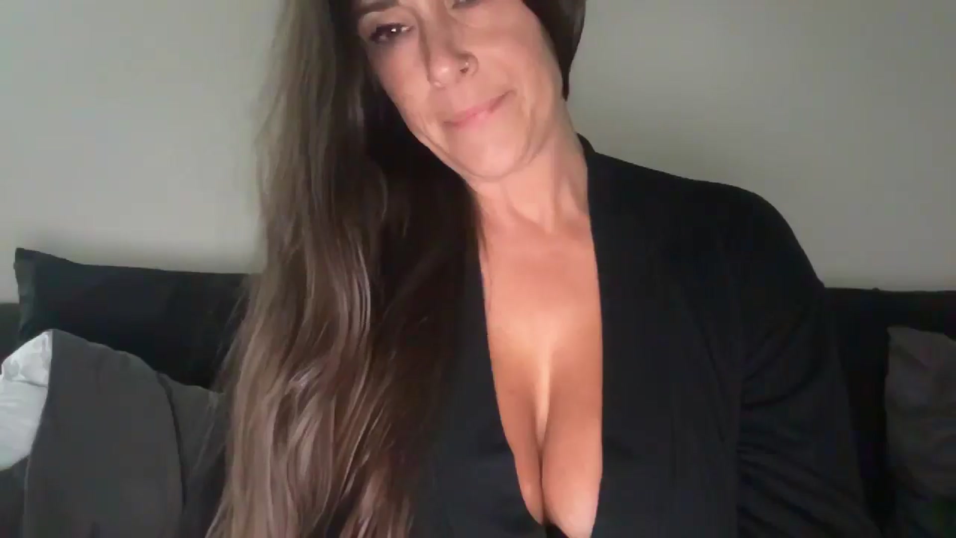 Gallery image thumbnail from Yourgirljones's myfreecams stream on, 08/26/2025, 20:48 image 11 of 20