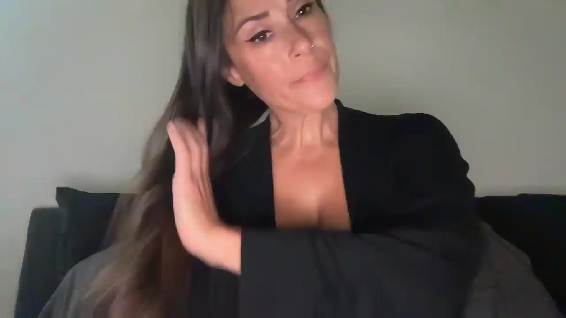Gallery image thumbnail from Yourgirljones's myfreecams stream on, 08/27/2025, 18:47 image 1 of 20