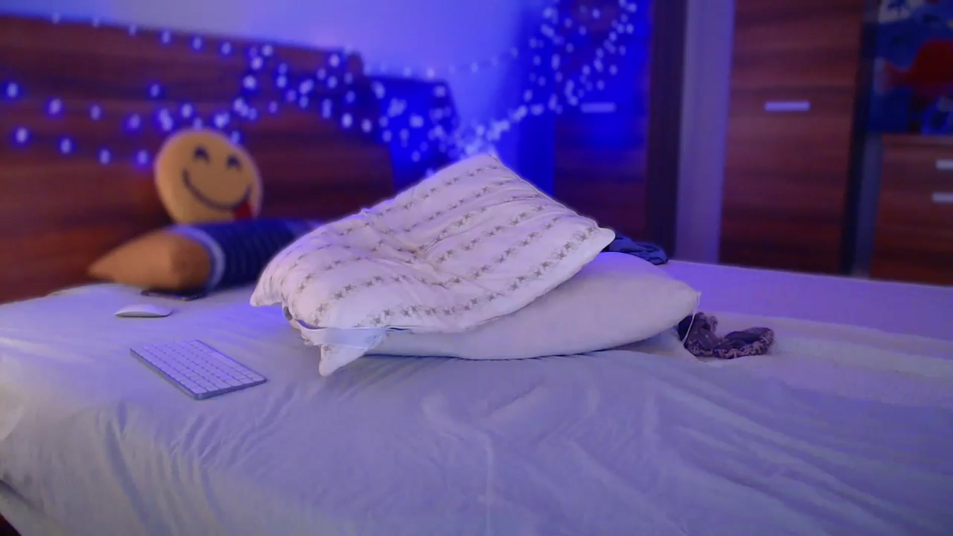Gallery image thumbnail from YourguiltyPus's myfreecams stream on, 11/25/2024, 11:10 image 3 of 20