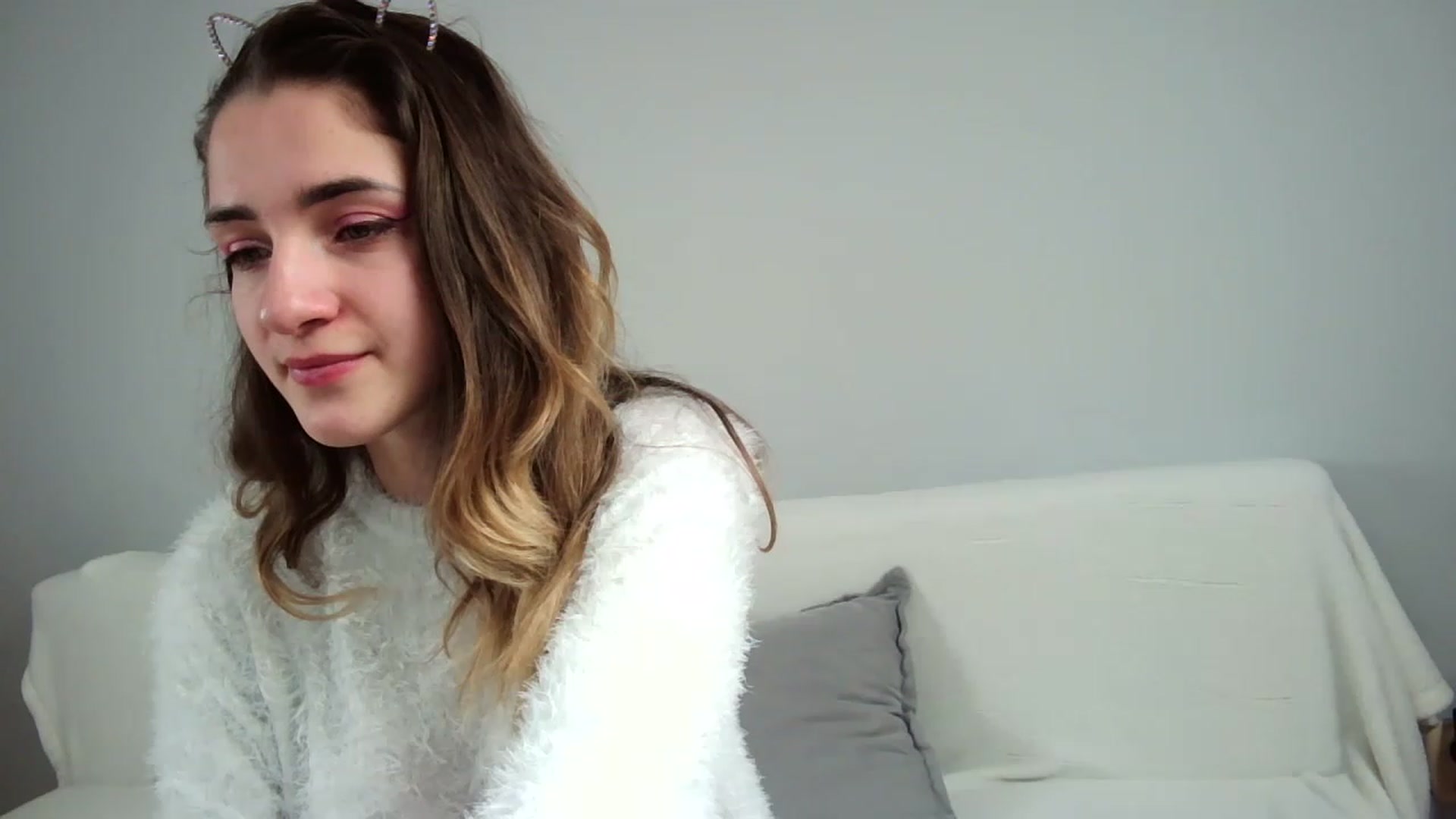 Gallery image thumbnail from YourkittenO_O's myfreecams stream on, 12/25/2022, 18:03 image 7 of 20