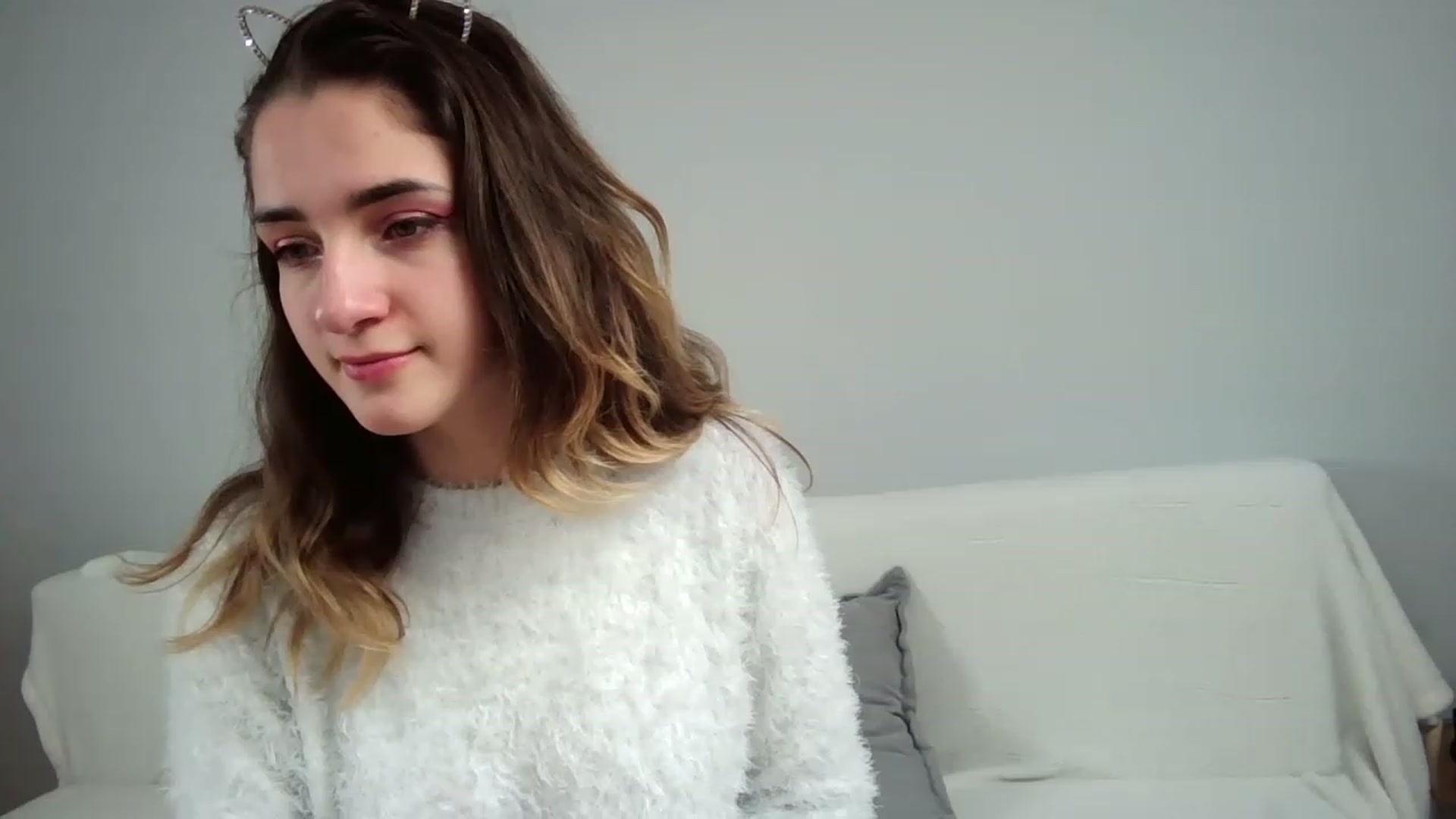 Gallery image thumbnail from YourkittenO_O's myfreecams stream on, 12/25/2022, 18:03 image 9 of 20