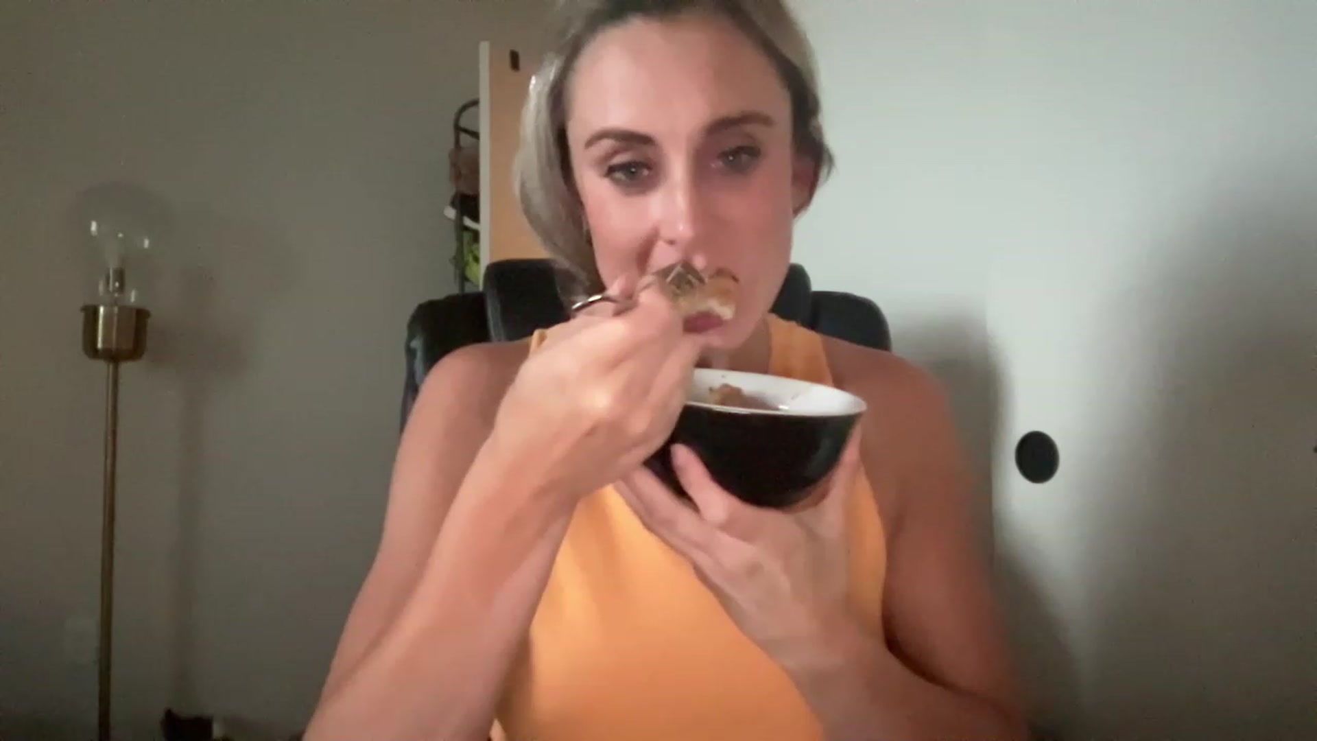 Gallery image thumbnail from Youronlinegf's myfreecams stream on, 04/18/2023, 24:07 image 18 of 20