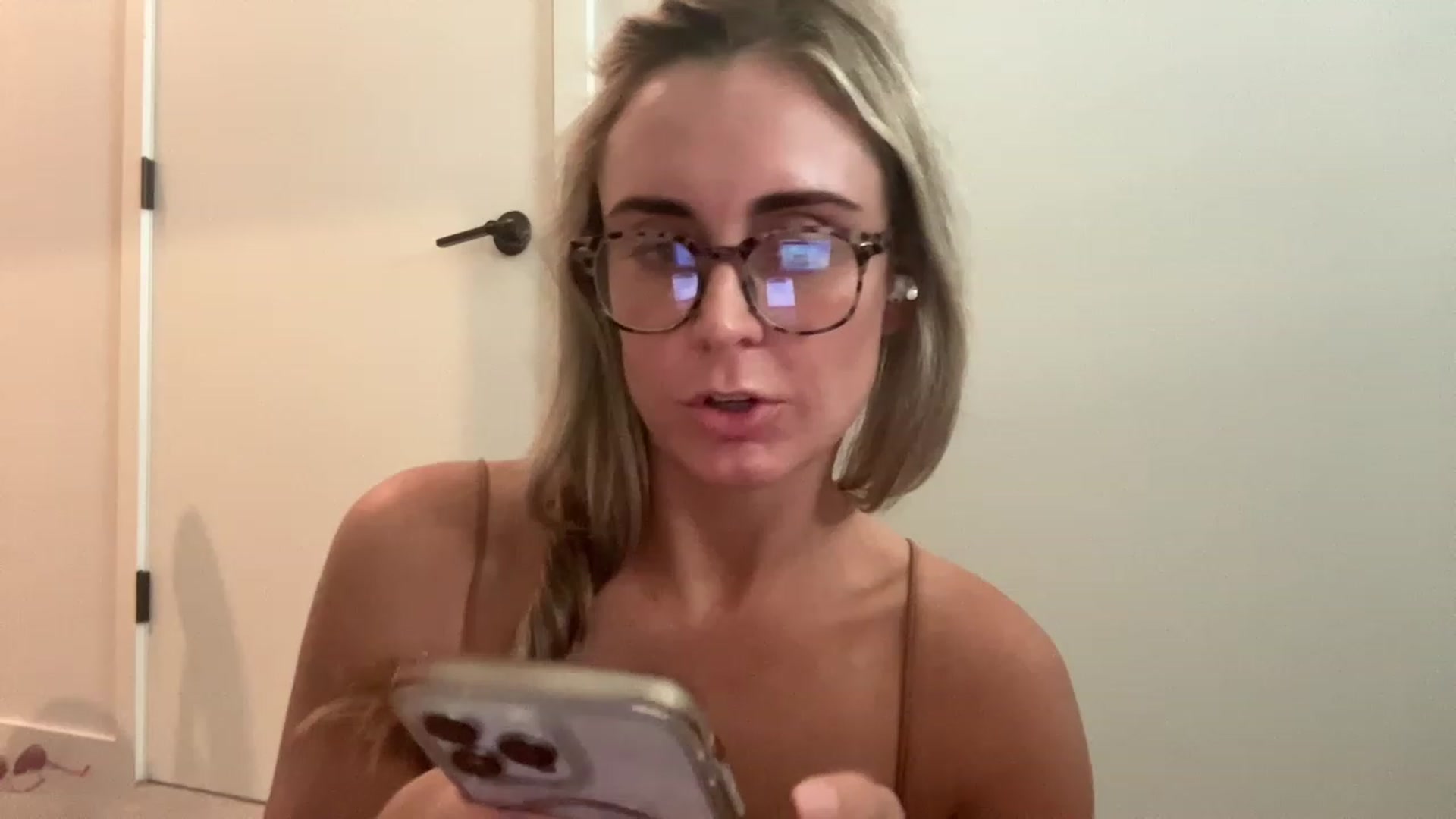 Gallery image thumbnail from Youronlinegf's myfreecams stream on, 04/21/2023, 16:56 image 16 of 20