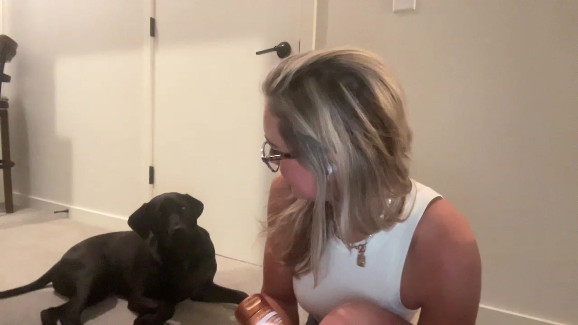 Gallery image thumbnail from Youronlinegf's myfreecams stream on, 04/24/2023, 24:21 image 8 of 20