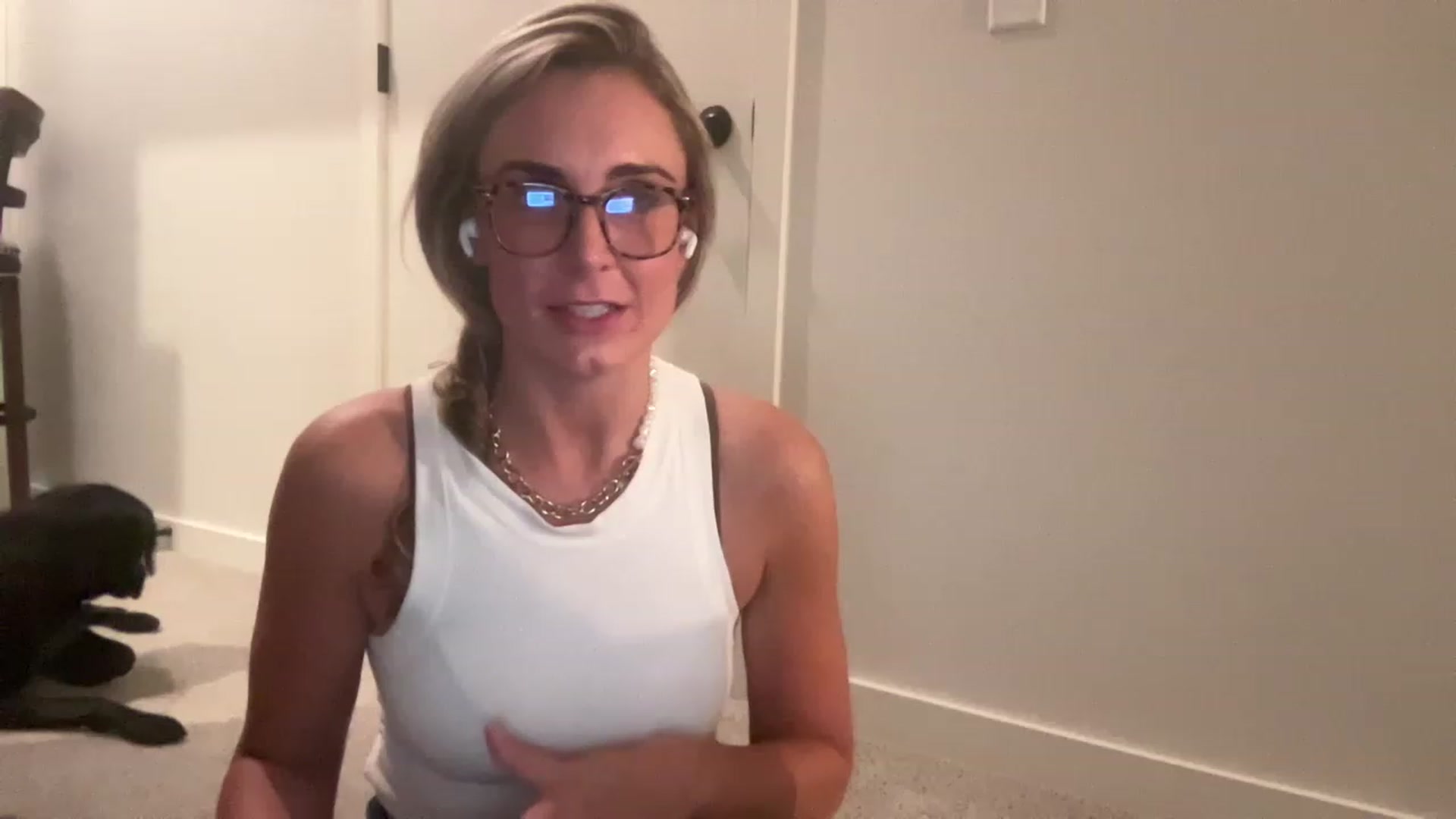 Gallery image thumbnail from Youronlinegf's myfreecams stream on, 04/24/2023, 24:21 image 15 of 20