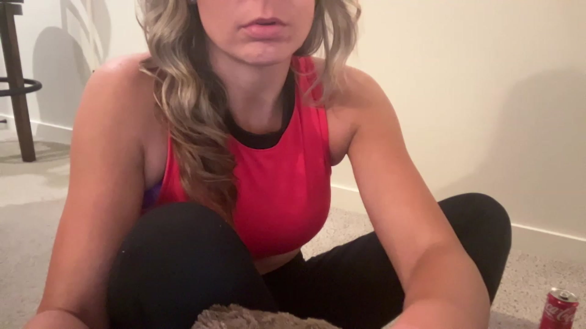 Gallery image thumbnail from Youronlinegf's myfreecams stream on, 04/25/2023, 02:07 image 15 of 20