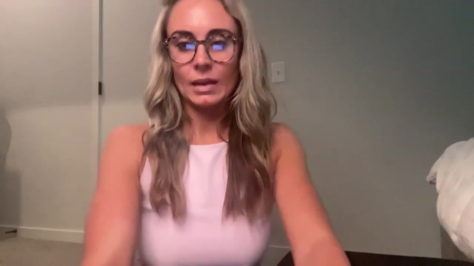 Gallery image thumbnail from Youronlinegf's myfreecams stream on, 04/25/2023, 20:53 image 10 of 20