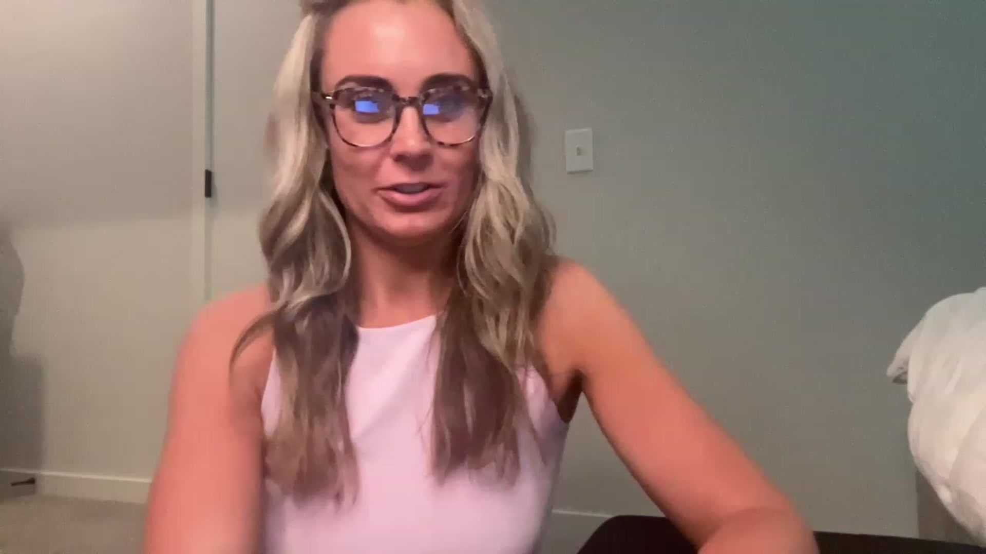 Gallery image thumbnail from Youronlinegf's myfreecams stream on, 04/25/2023, 20:53 image 4 of 20