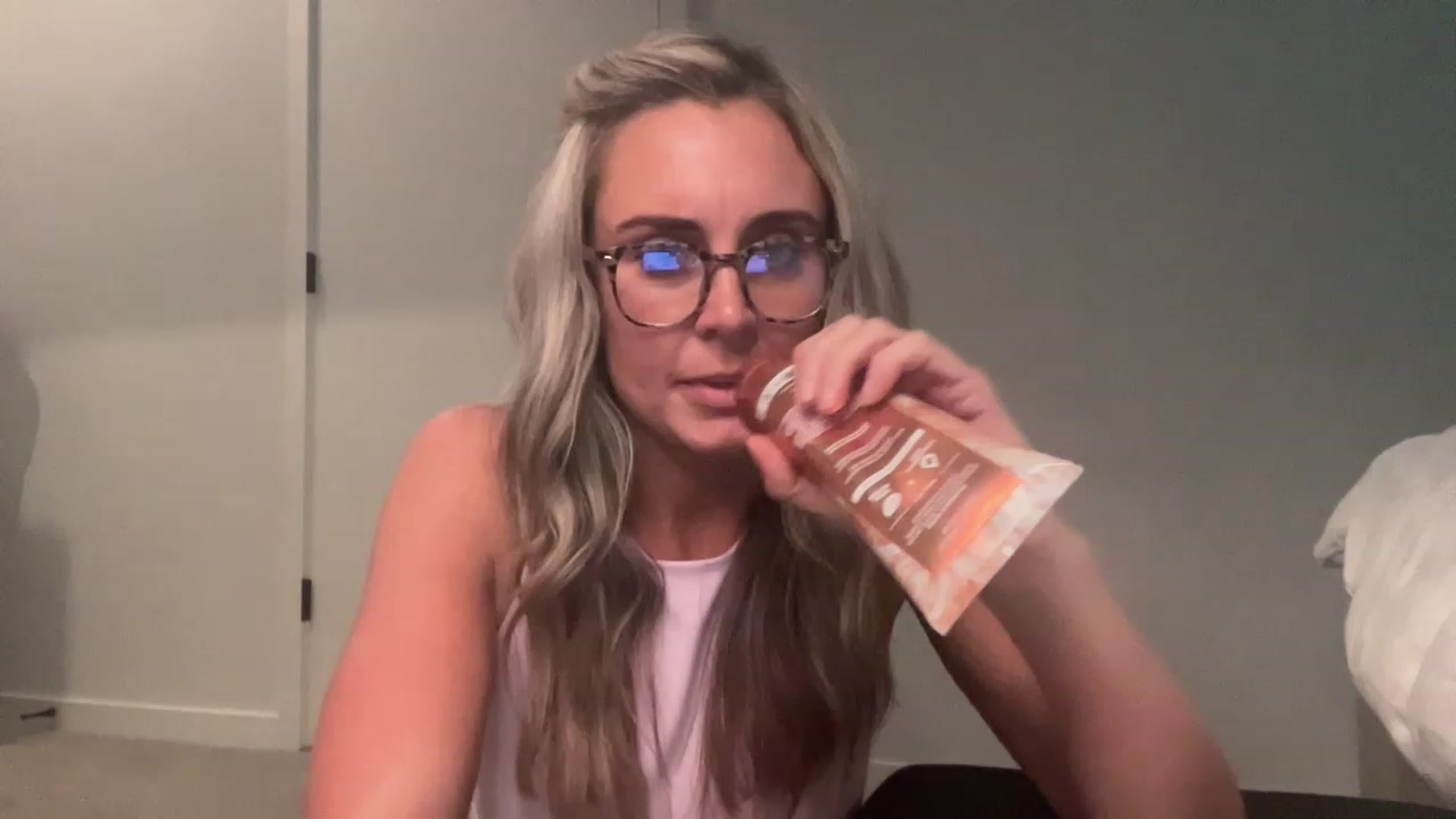 Gallery image thumbnail from Youronlinegf's myfreecams stream on, 04/25/2023, 20:53 image 17 of 20