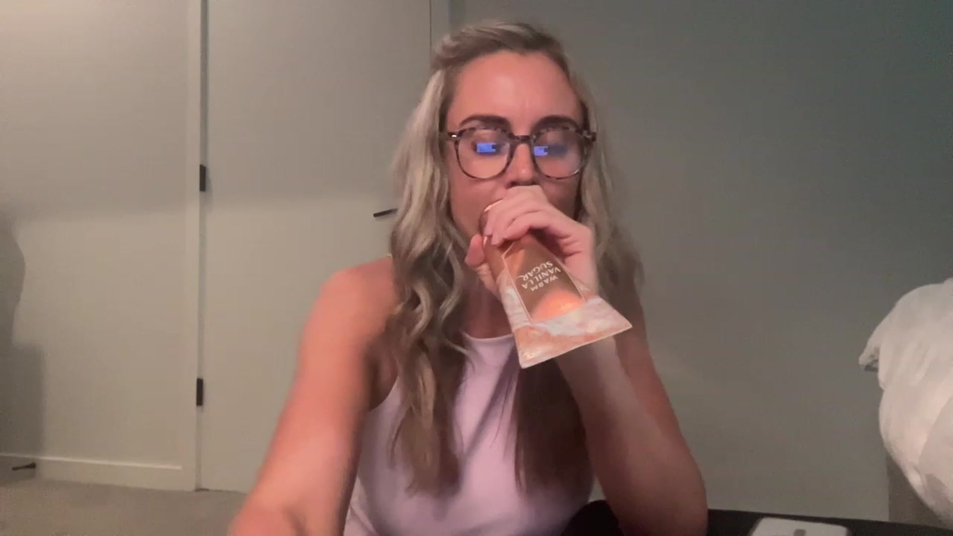 Gallery image thumbnail from Youronlinegf's myfreecams stream on, 04/25/2023, 20:53 image 14 of 20