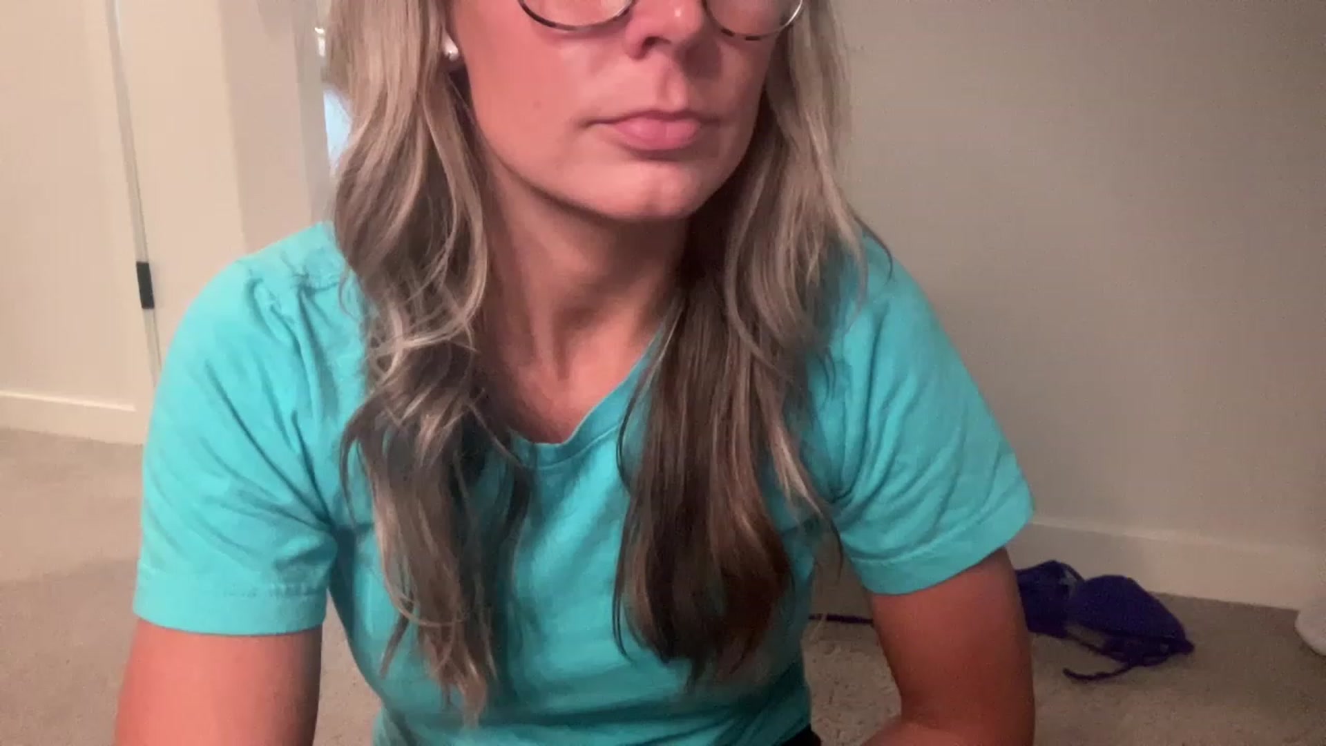 Gallery image thumbnail from Youronlinegf's myfreecams stream on, 04/25/2023, 22:33 image 4 of 20