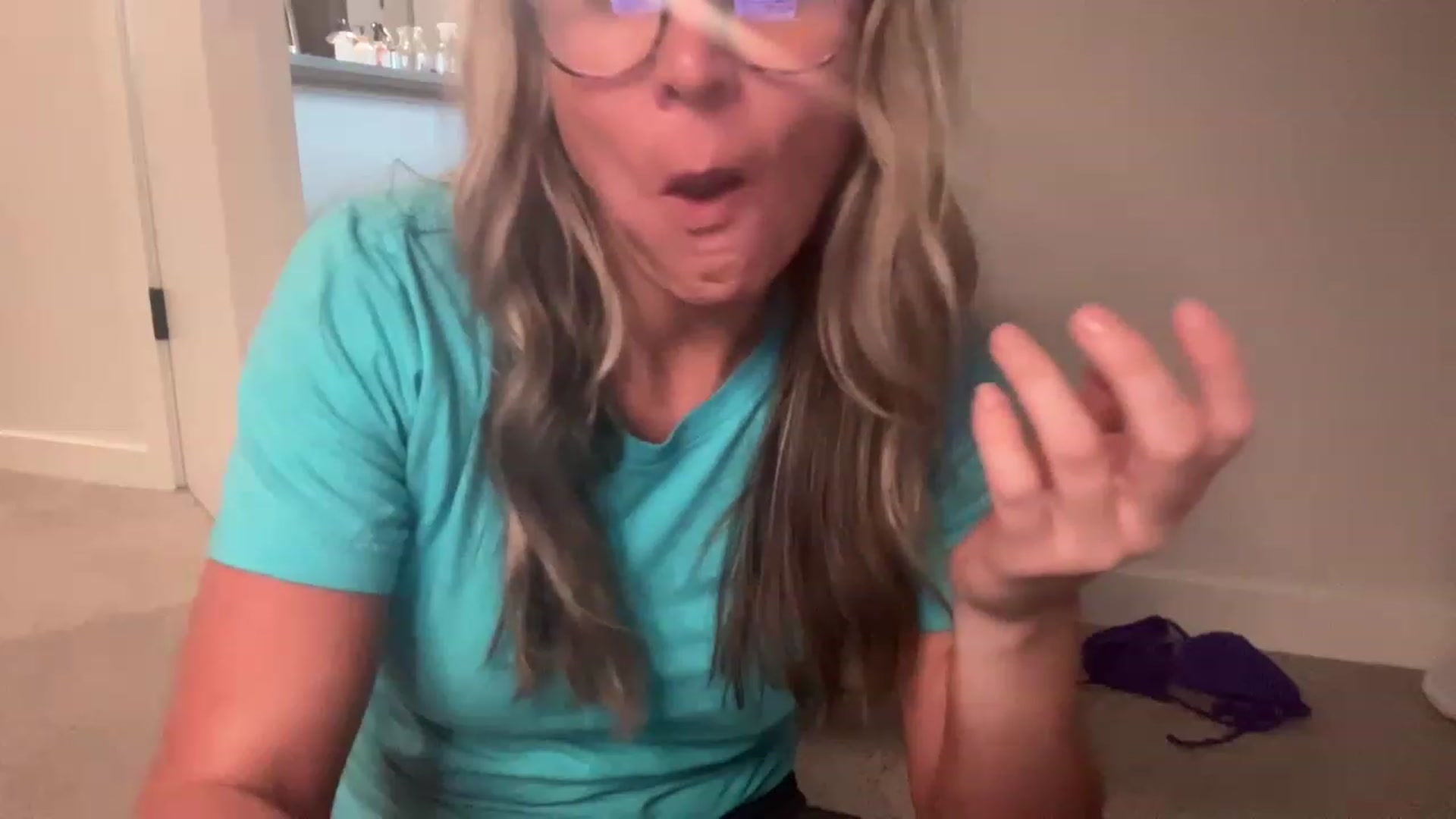 Gallery image thumbnail from Youronlinegf's myfreecams stream on, 04/25/2023, 22:33 image 15 of 20
