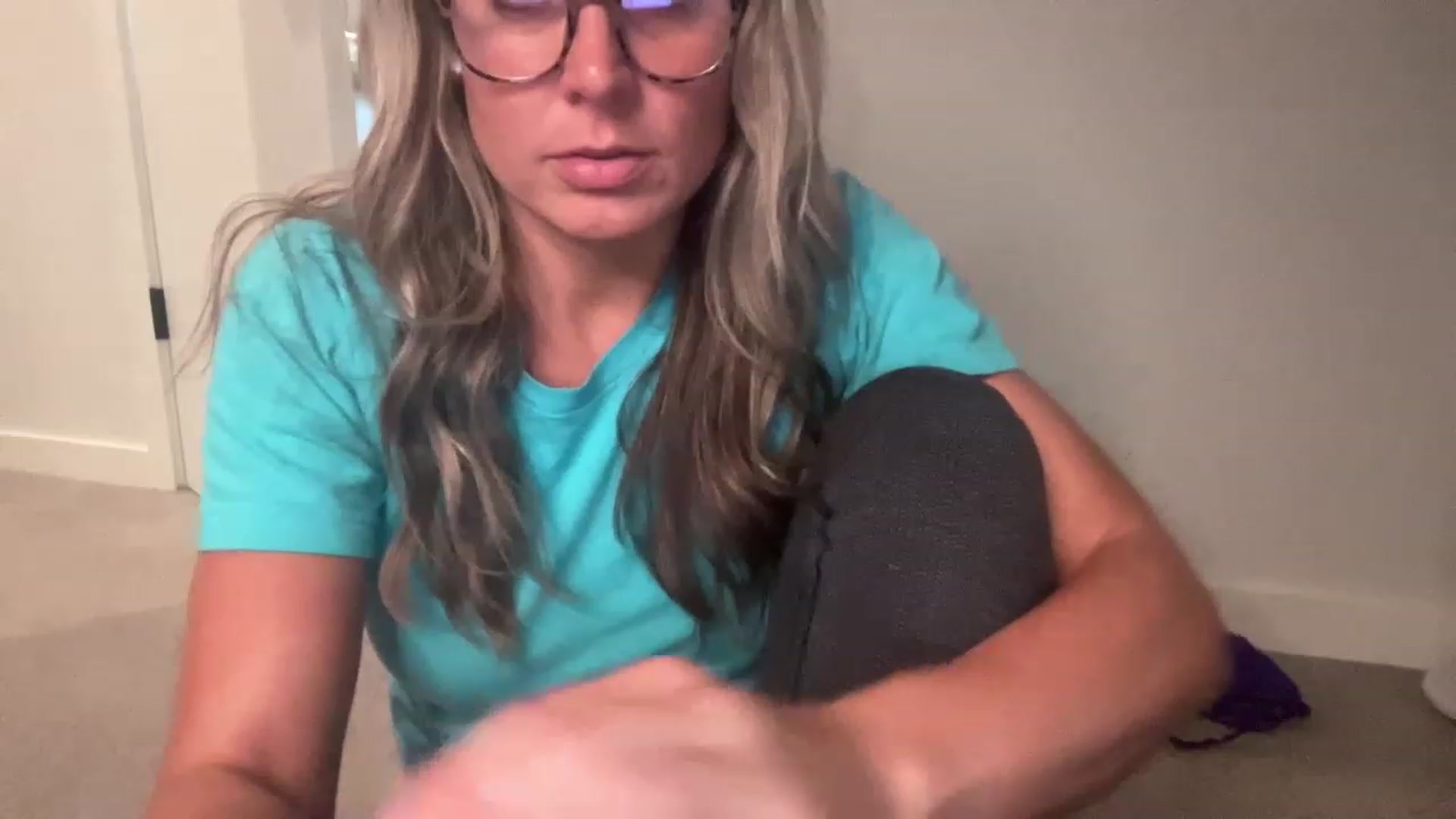 Gallery image thumbnail from Youronlinegf's myfreecams stream on, 04/25/2023, 22:33 image 8 of 20