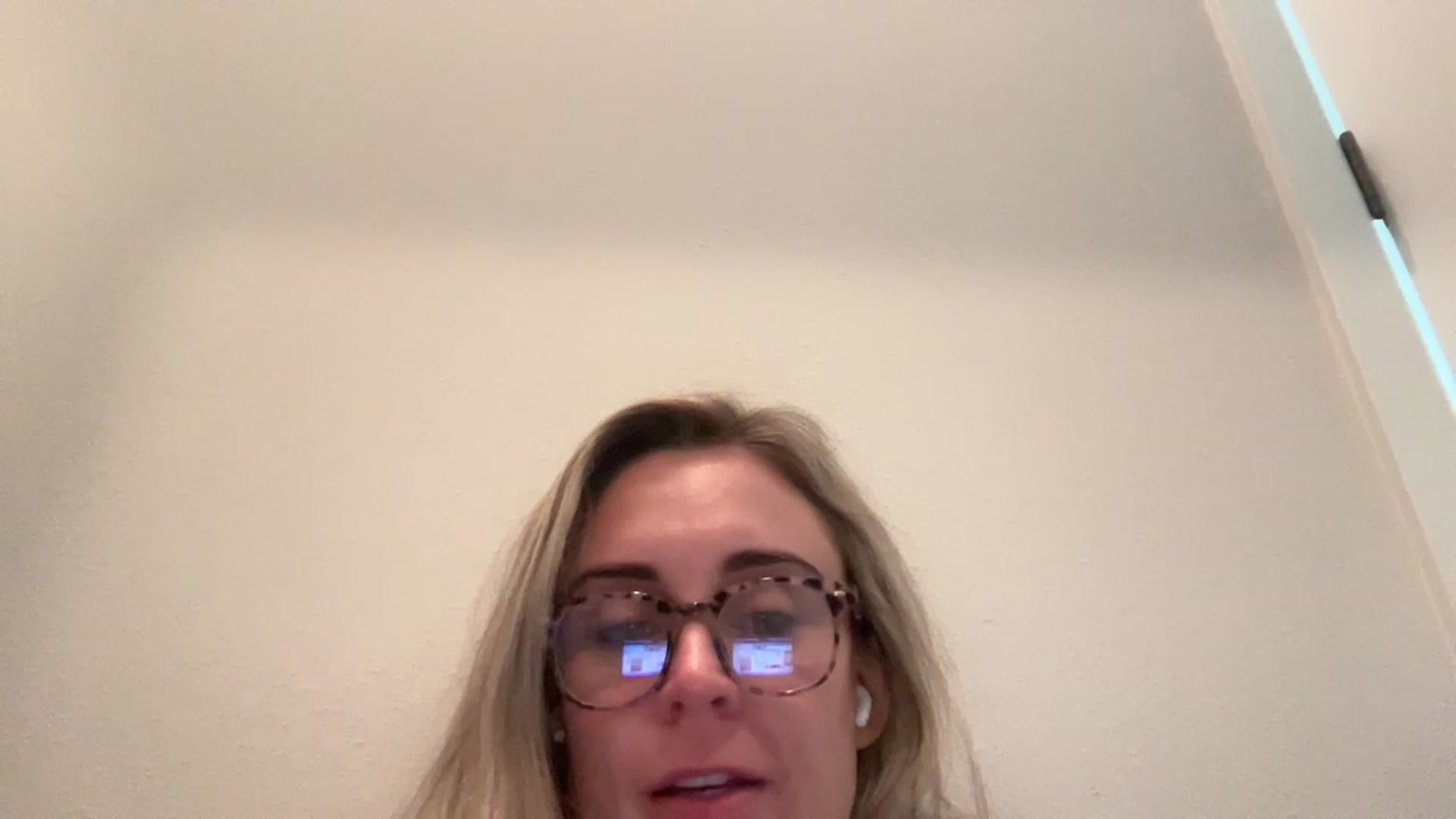 Gallery image thumbnail from Youronlinegf's myfreecams stream on, 04/28/2023, 15:05 image 9 of 20