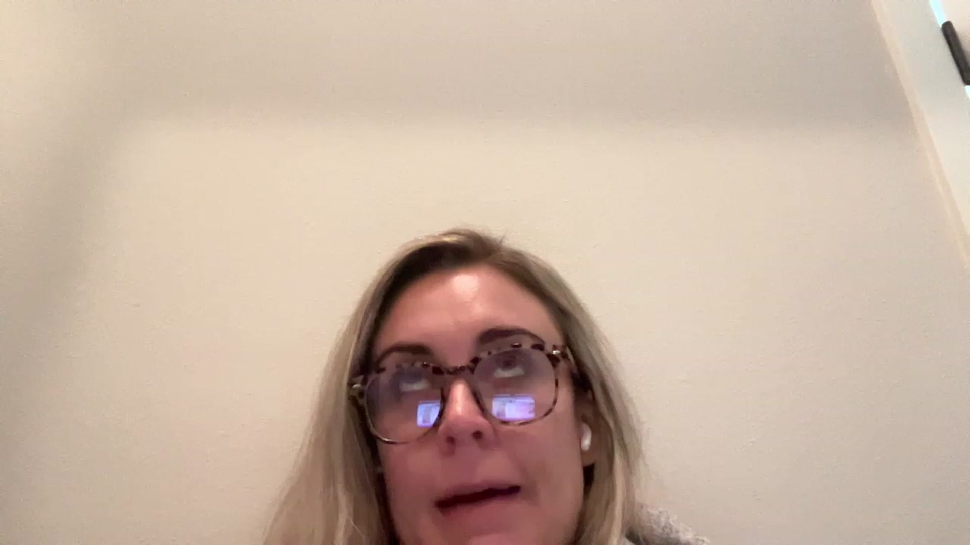 Gallery image thumbnail from Youronlinegf's myfreecams stream on, 04/28/2023, 15:05 image 2 of 20