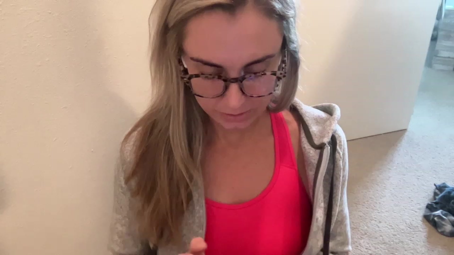 Gallery image thumbnail from Youronlinegf's myfreecams stream on, 04/28/2023, 15:05 image 16 of 20