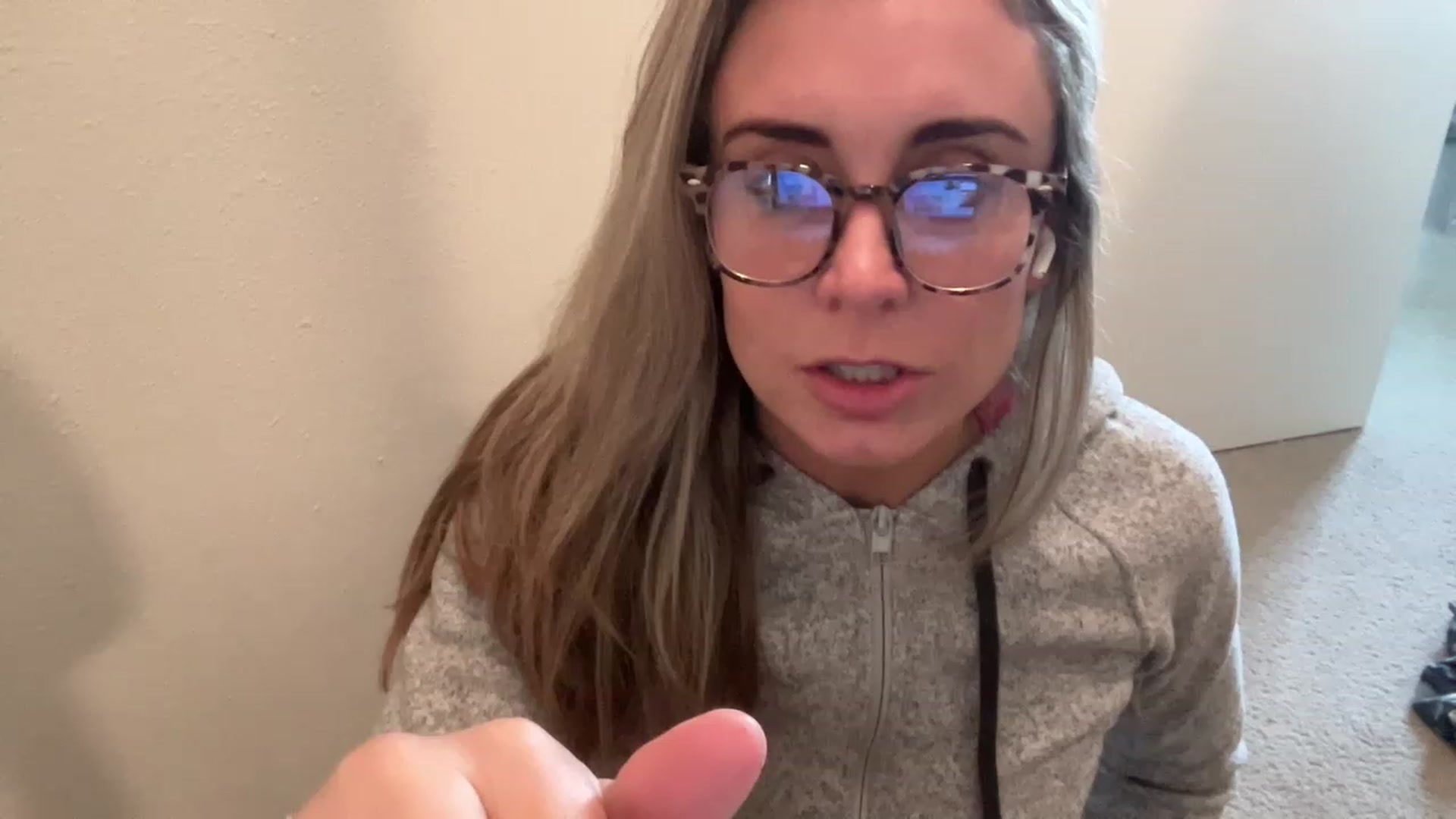 Gallery image thumbnail from Youronlinegf's myfreecams stream on, 04/28/2023, 15:32 image 6 of 20