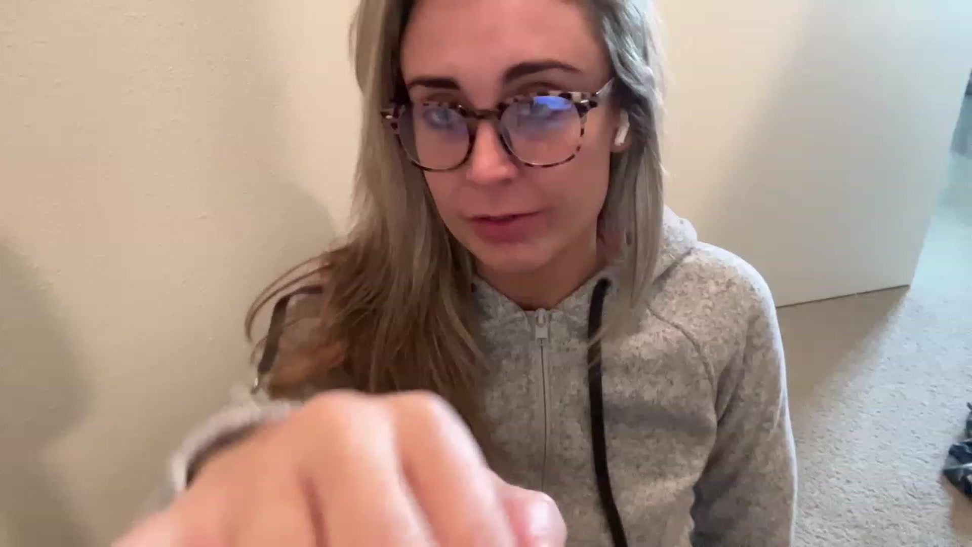Gallery image thumbnail from Youronlinegf's myfreecams stream on, 04/28/2023, 15:32 image 8 of 20