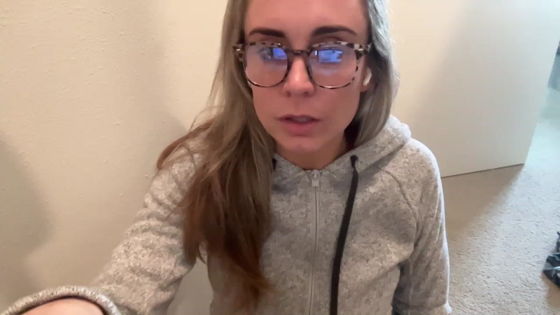 Gallery image thumbnail from Youronlinegf's myfreecams stream on, 04/28/2023, 15:32 image 20 of 20