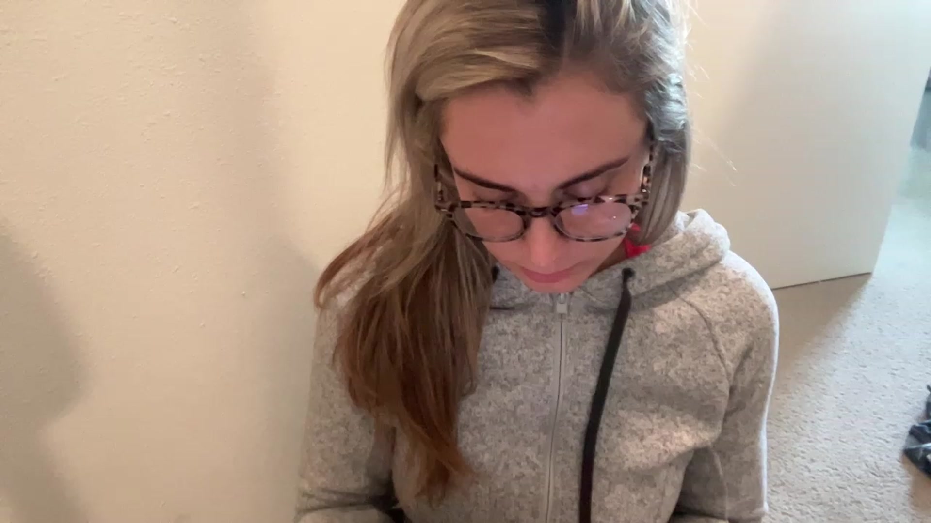 Gallery image thumbnail from Youronlinegf's myfreecams stream on, 04/28/2023, 15:32 image 19 of 20