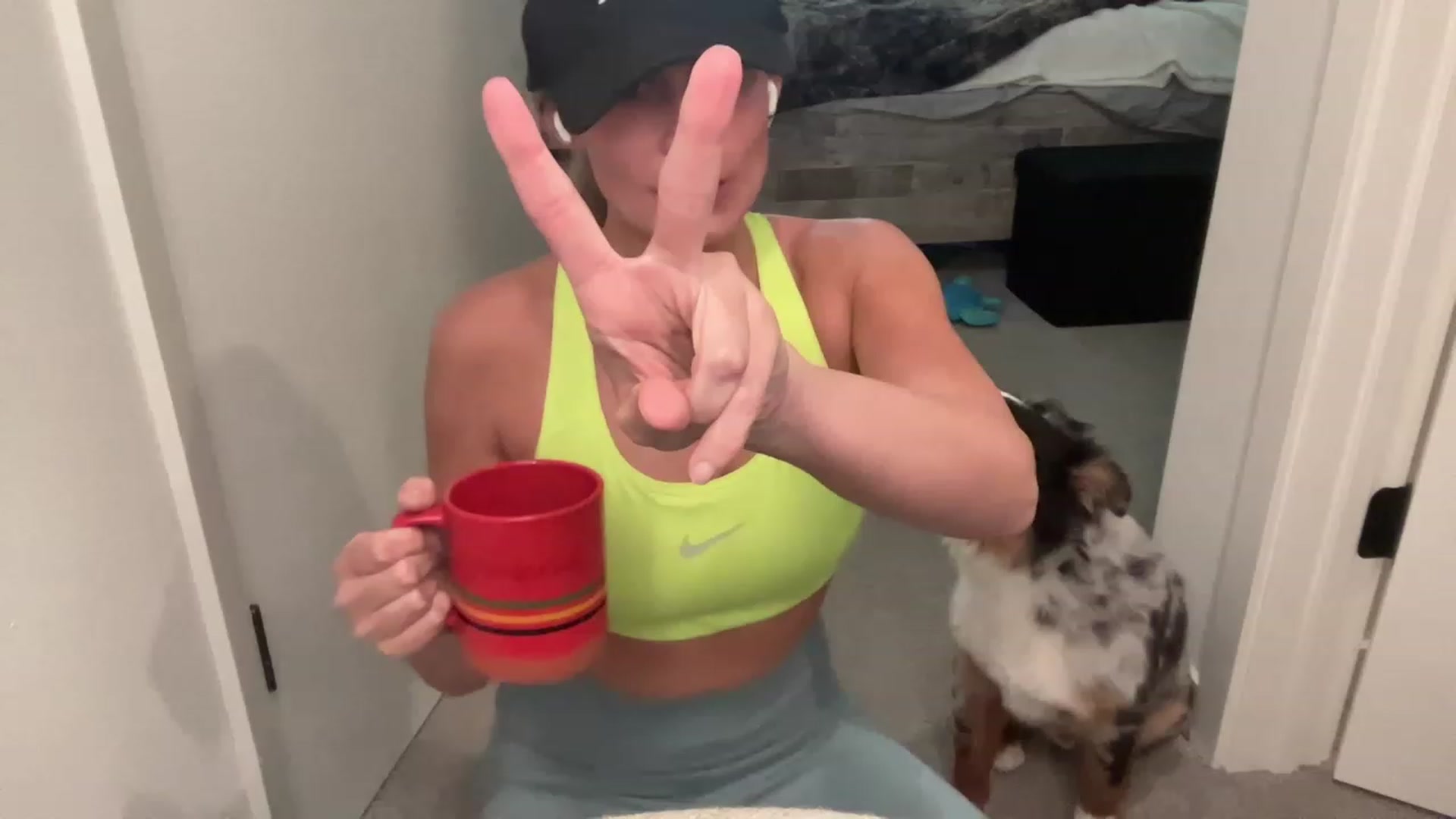 Gallery image thumbnail from Youronlinegf's myfreecams stream on, 04/29/2023, 20:00 image 16 of 20