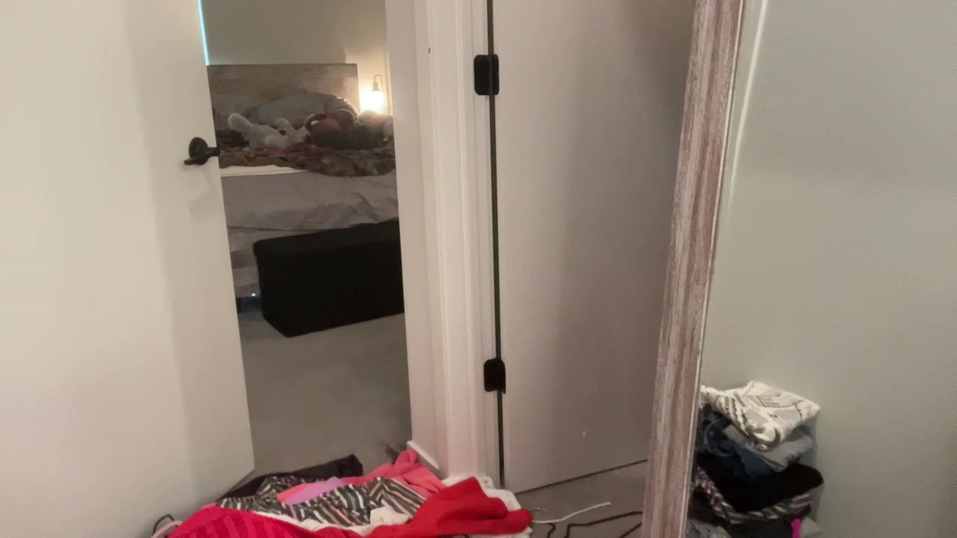 Gallery image thumbnail from Youronlinegf's myfreecams stream on, 05/01/2023, 19:22 image 1 of 20