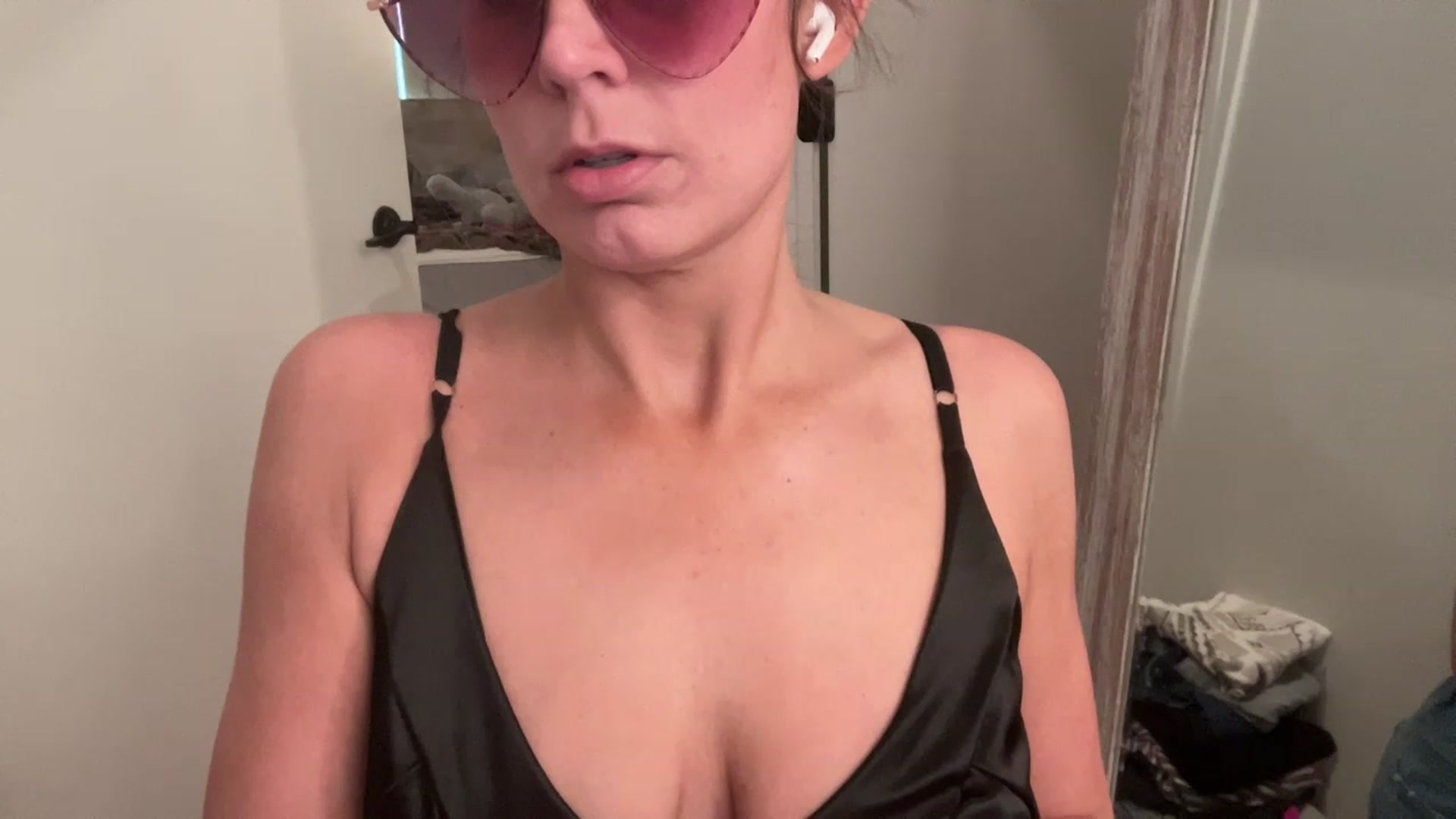 Gallery image thumbnail from Youronlinegf's myfreecams stream on, 05/01/2023, 19:22 image 9 of 20