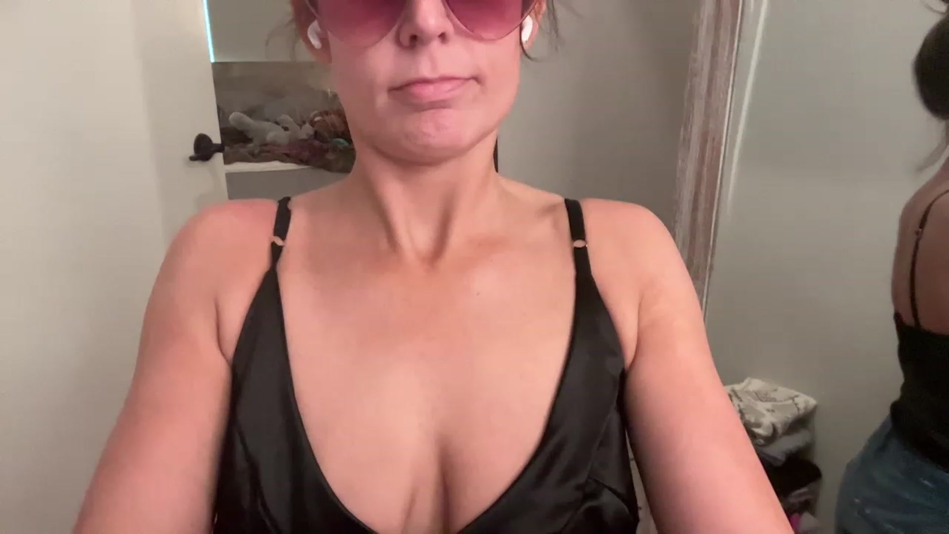 Gallery image thumbnail from Youronlinegf's myfreecams stream on, 05/01/2023, 19:22 image 5 of 20