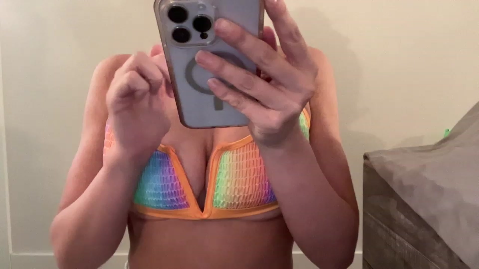 Gallery image thumbnail from Youronlinegf's myfreecams stream on, 05/01/2023, 20:18 image 20 of 20