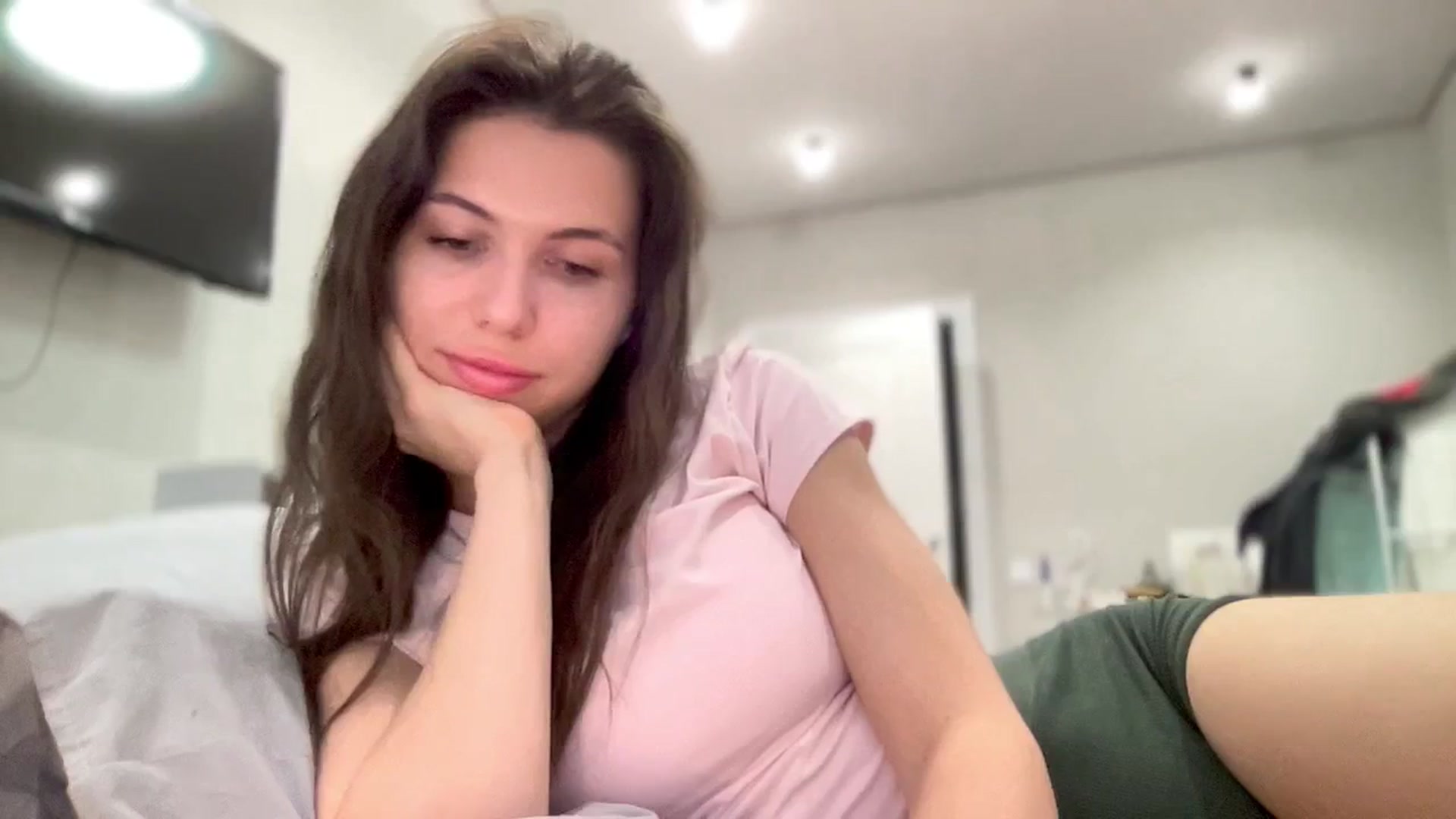 Gallery image thumbnail from YourrrAngell's myfreecams stream on, 03/21/2026, 15:52 image 9 of 20