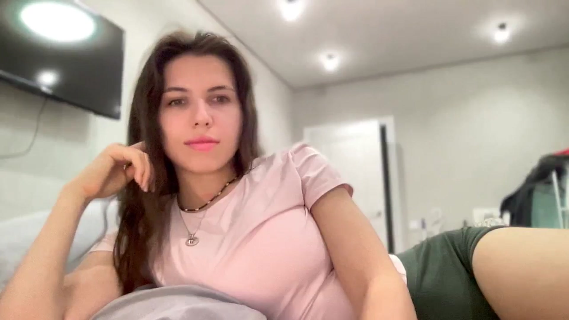 Gallery image thumbnail from YourrrAngell's myfreecams stream on, 03/21/2026, 15:52 image 15 of 20