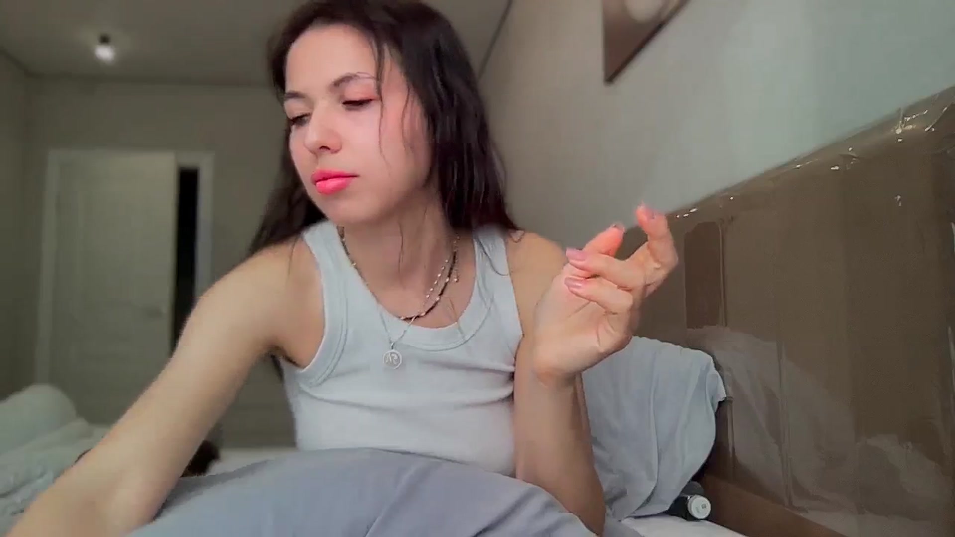 Gallery image thumbnail from YourrrAngell's myfreecams stream on, 03/27/2026, 13:40 image 12 of 20