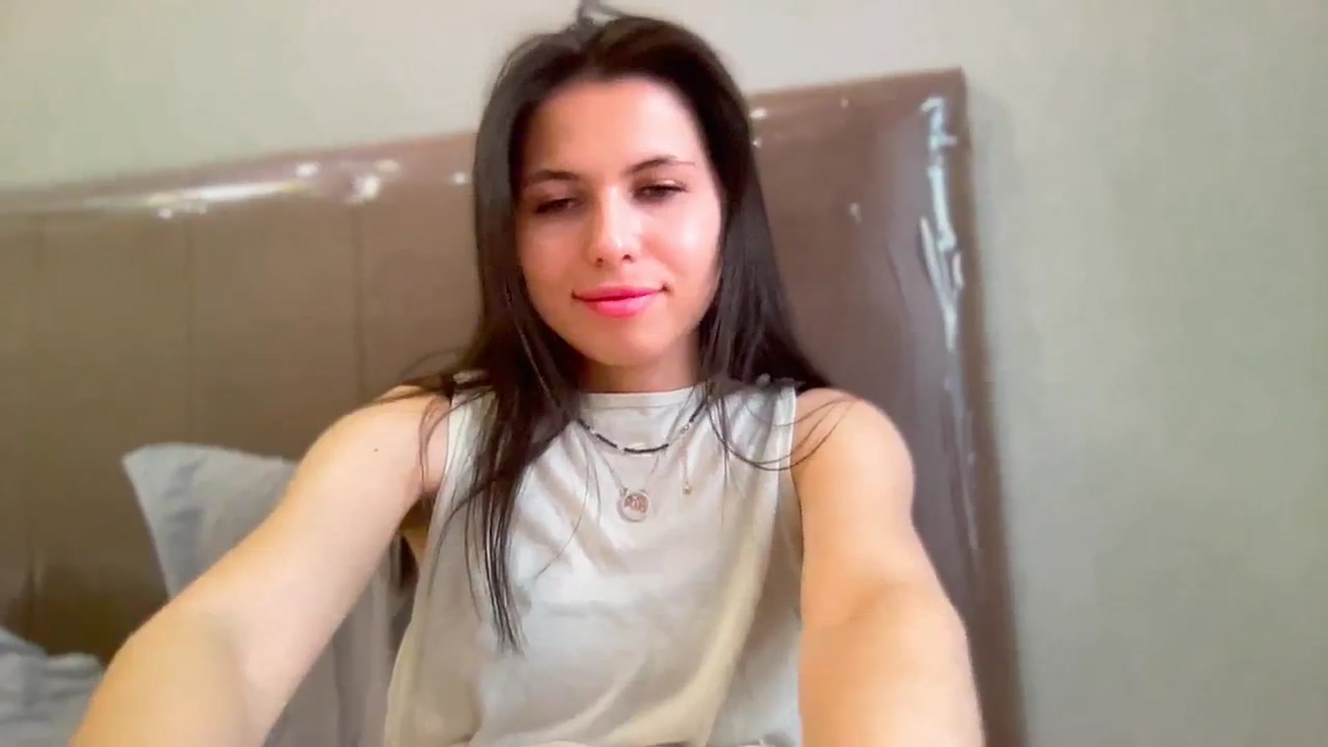 Gallery image thumbnail from YourrrAngell's myfreecams stream on, 03/29/2026, 15:08 image 15 of 20