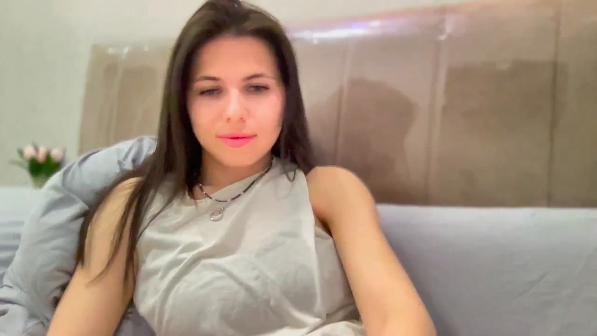 Gallery image thumbnail from YourrrAngell's myfreecams stream on, 03/29/2026, 18:26 image 17 of 20