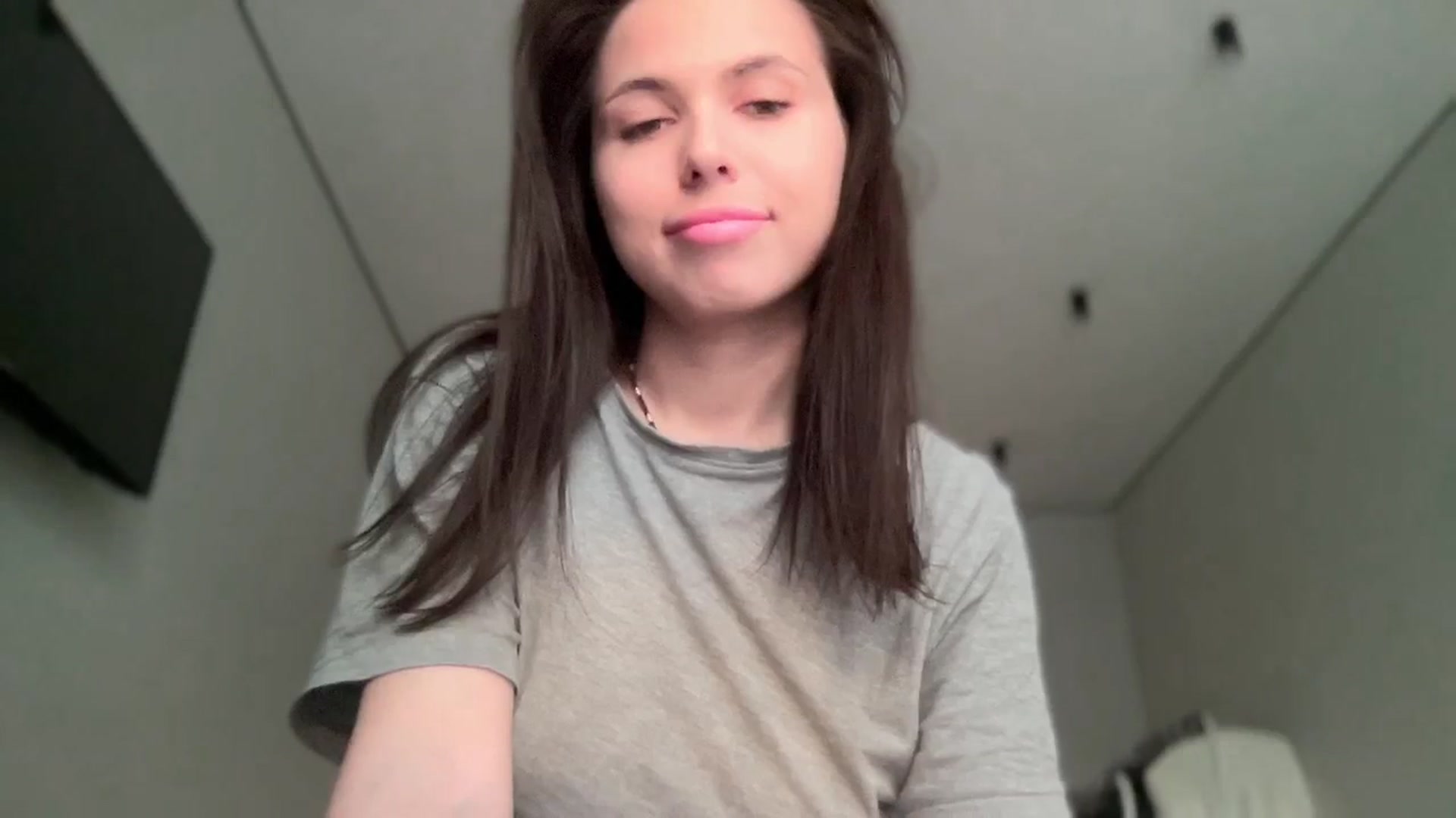 Gallery image thumbnail from YourrrAngell's myfreecams stream on, 04/06/2026, 15:27 image 14 of 20