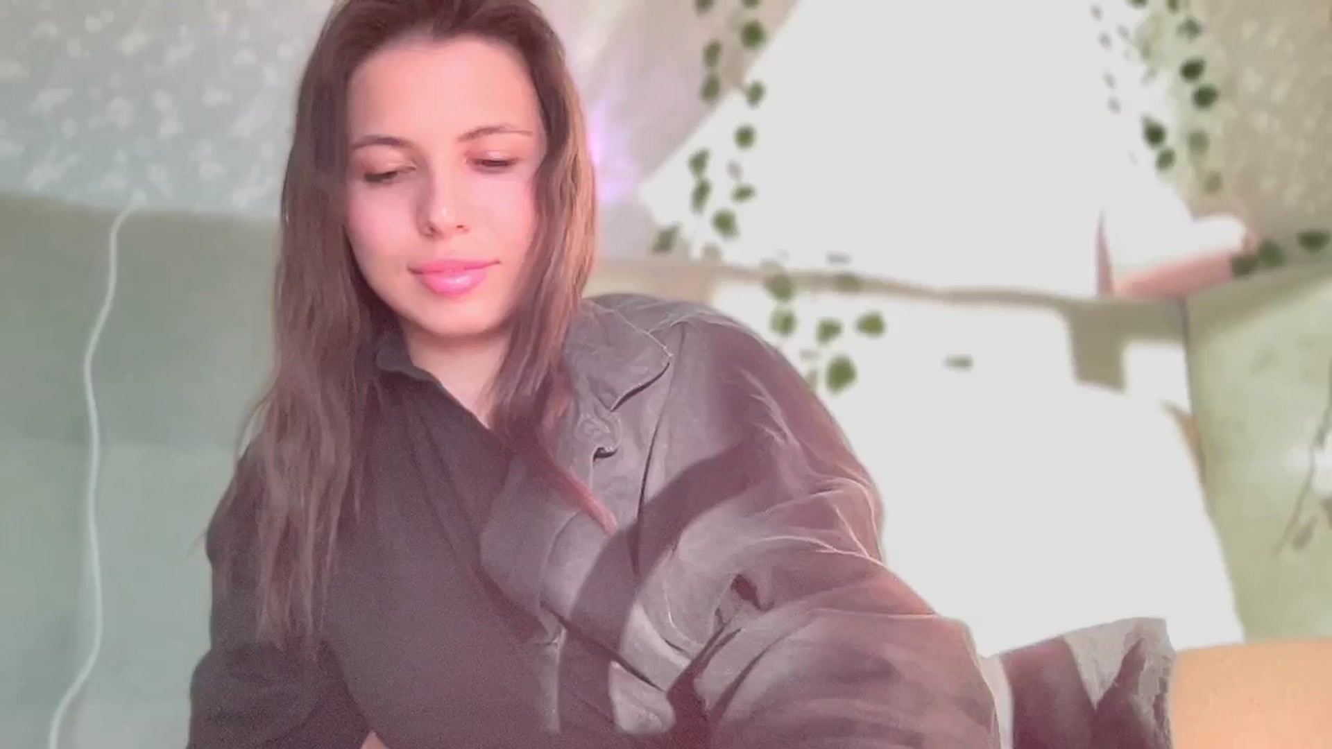 Gallery image thumbnail from YourrrAngell's myfreecams stream on, 04/10/2026, 14:49 image 14 of 20