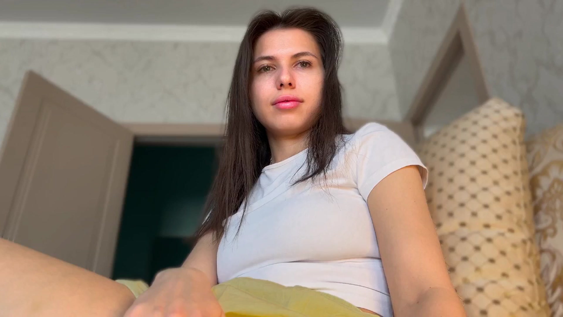 Gallery image thumbnail from YourrrAngell's myfreecams stream on, 04/12/2026, 06:45 image 8 of 20