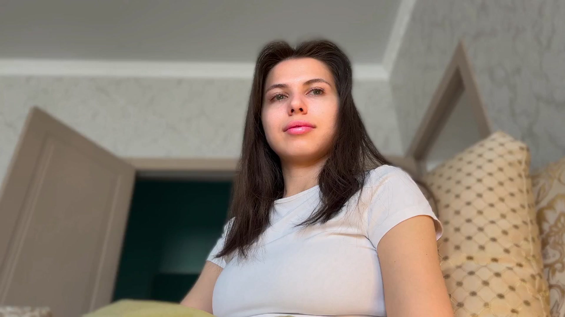 Gallery image thumbnail from YourrrAngell's myfreecams stream on, 04/12/2026, 06:45 image 14 of 20