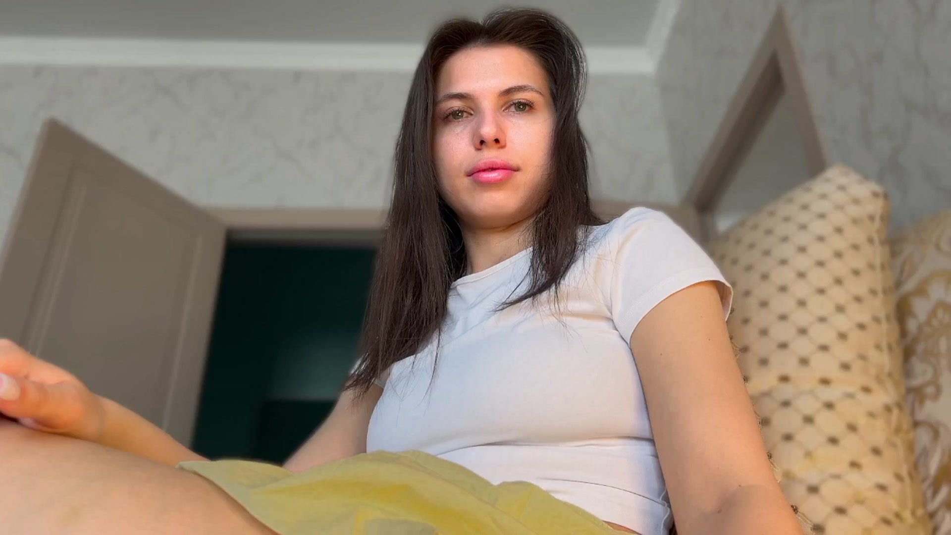 Gallery image thumbnail from YourrrAngell's myfreecams stream on, 04/12/2026, 06:45 image 10 of 20