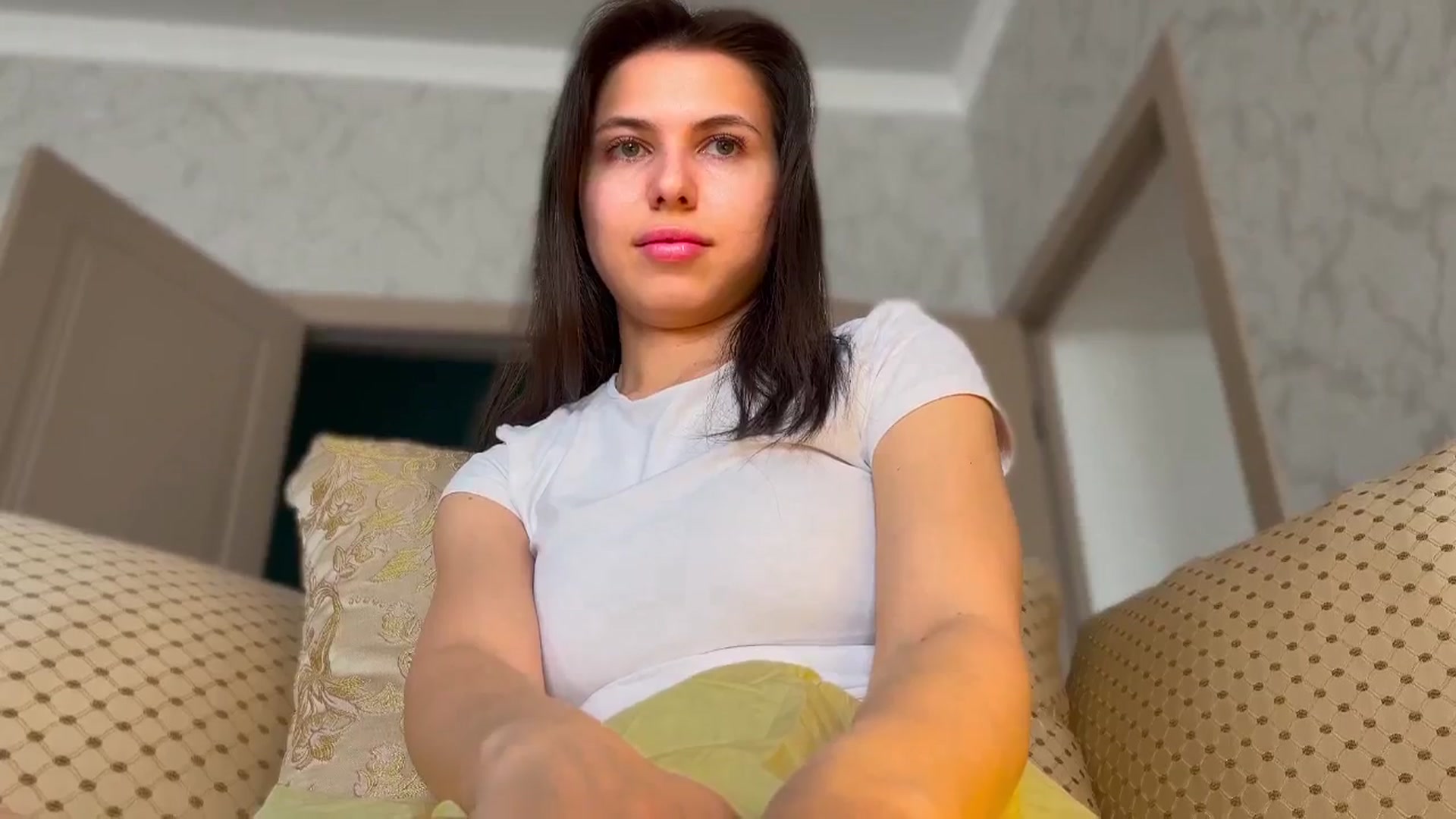 Gallery image thumbnail from YourrrAngell's myfreecams stream on, 04/12/2026, 08:40 image 10 of 20